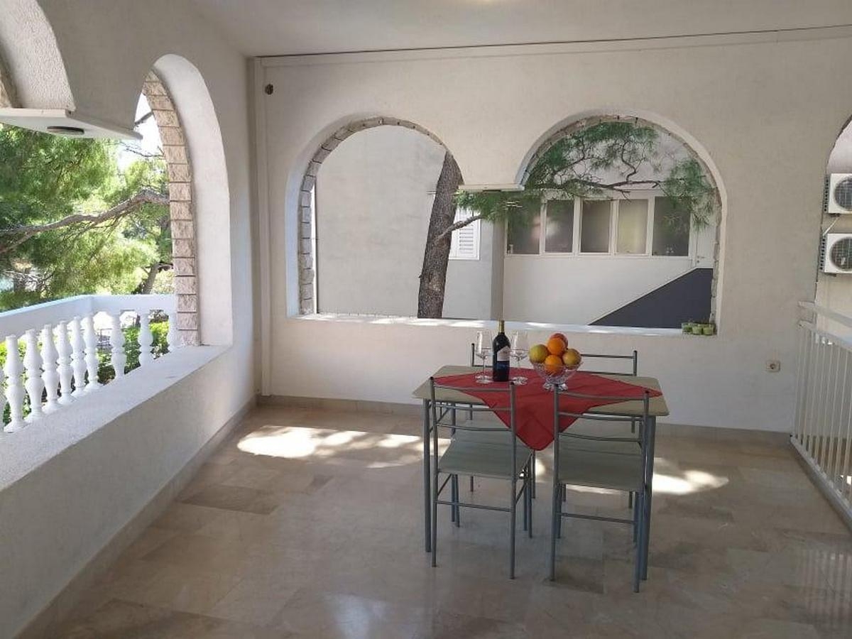 Studio flat with terrace Baška Voda, Makarska (AS-20005-a)