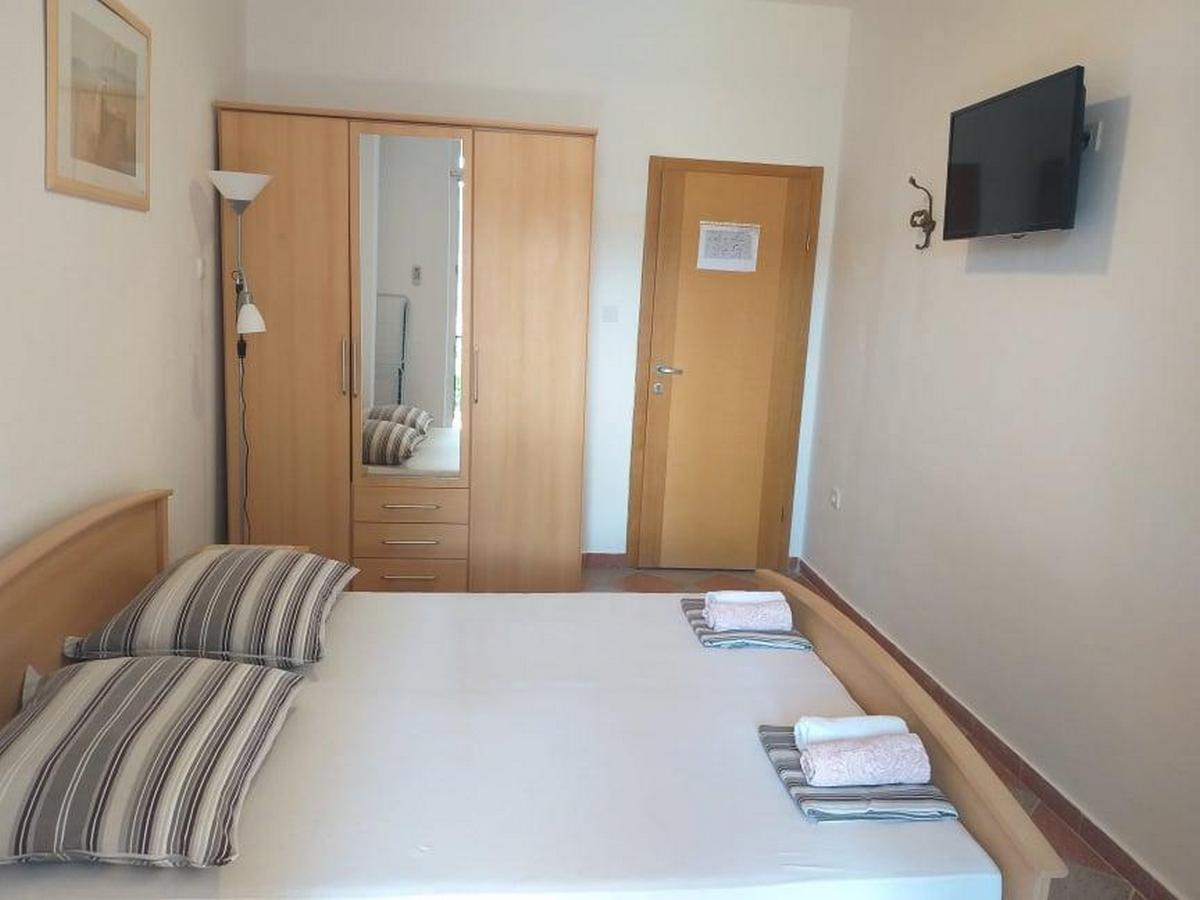 Studio flat with terrace Baška Voda (Makarska) (AS-20005-e) Studio flat with terrace Baška Voda (Makarska) (AS-20005-e)