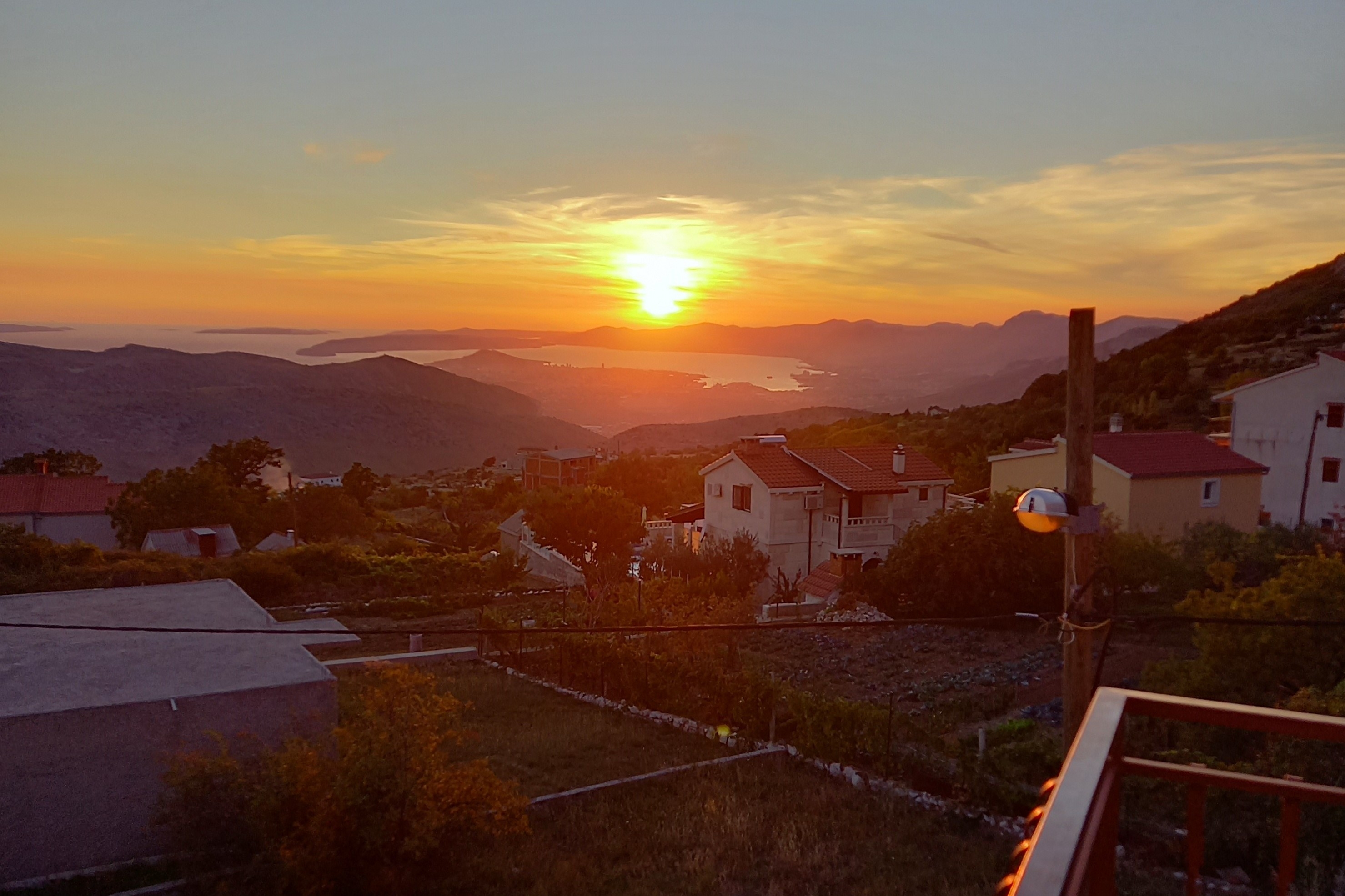 Three bedroom house with terrace and sea view Gornje Sitno, Split  K