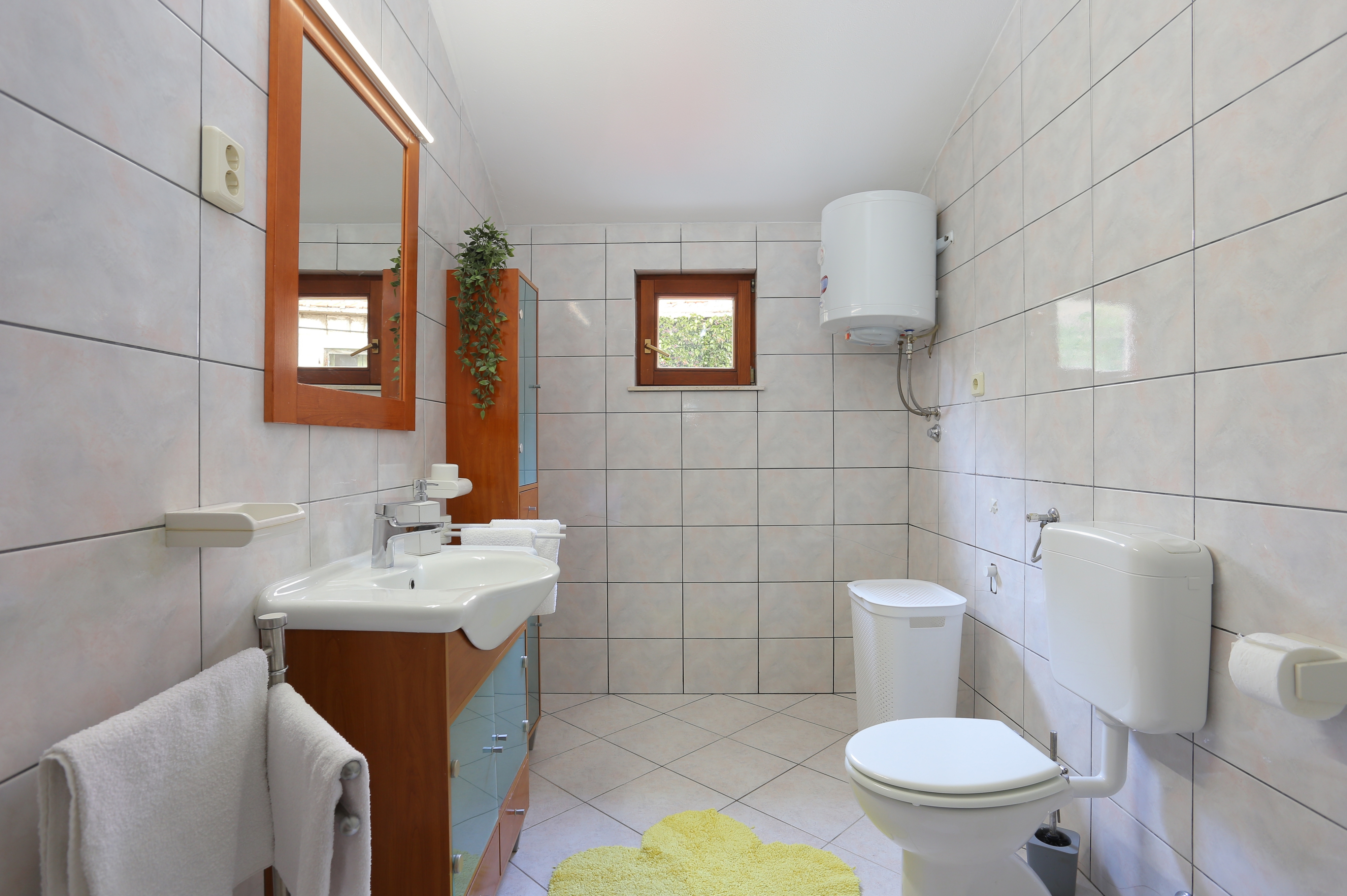 Three bedroom house with terrace and sea view Gornje Sitno, Split  K