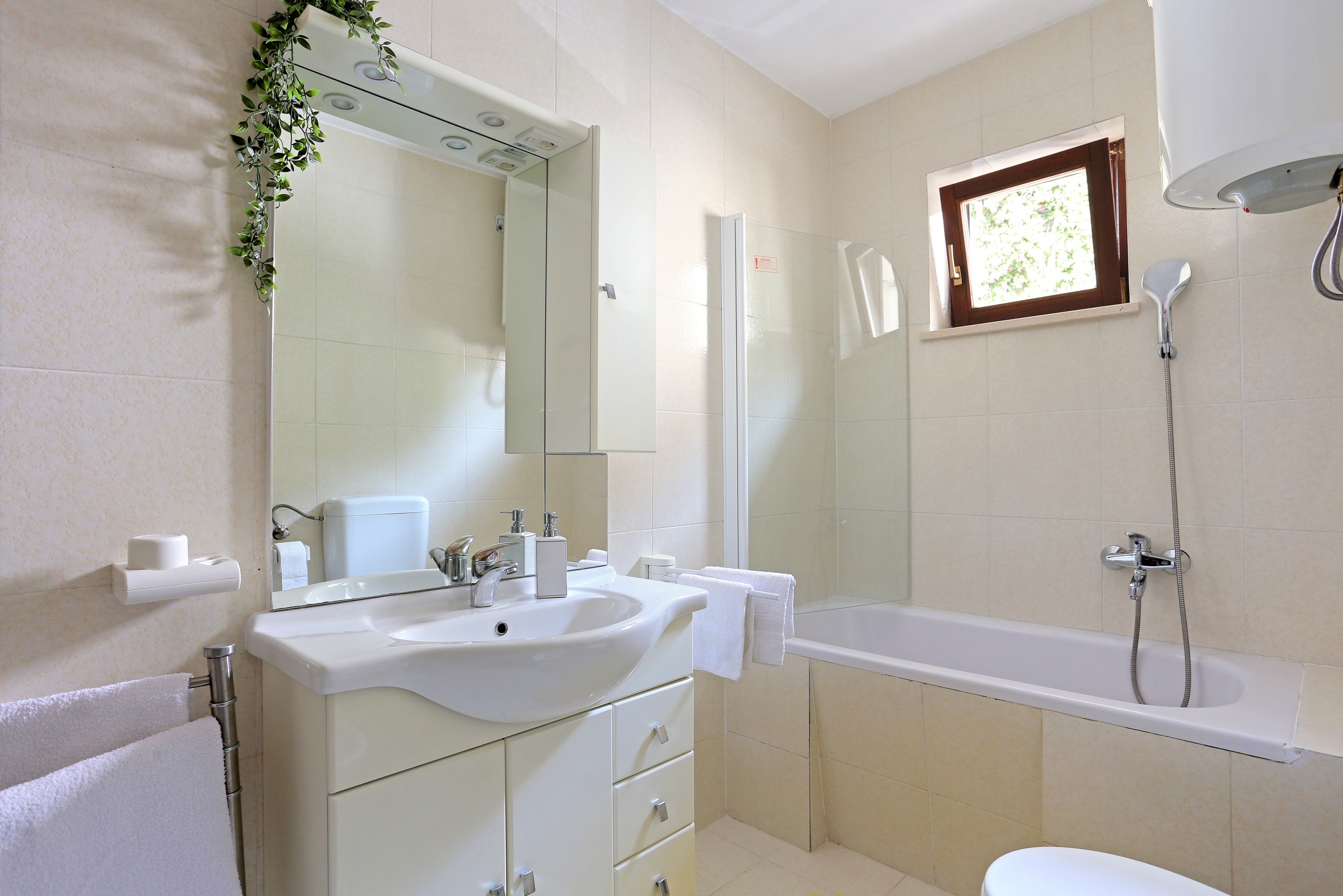 Three bedroom house with terrace and sea view Gornje Sitno, Split  K