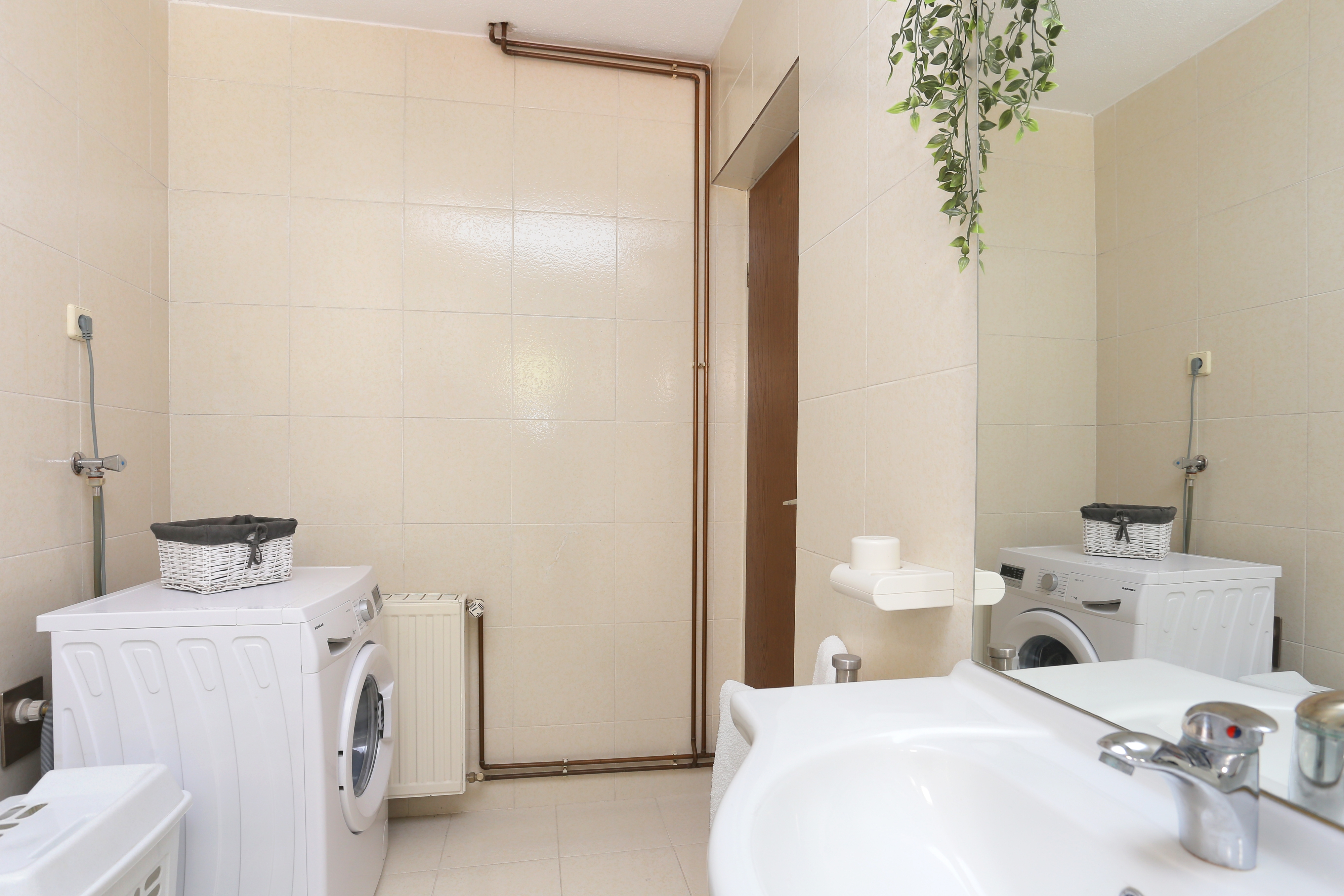 Three bedroom house with terrace and sea view Gornje Sitno, Split  K
