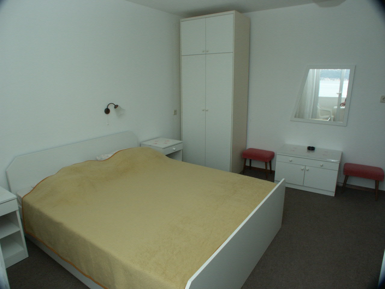 Room near beach Supetarska Draga - Donja (Rab) (S-2001-b)