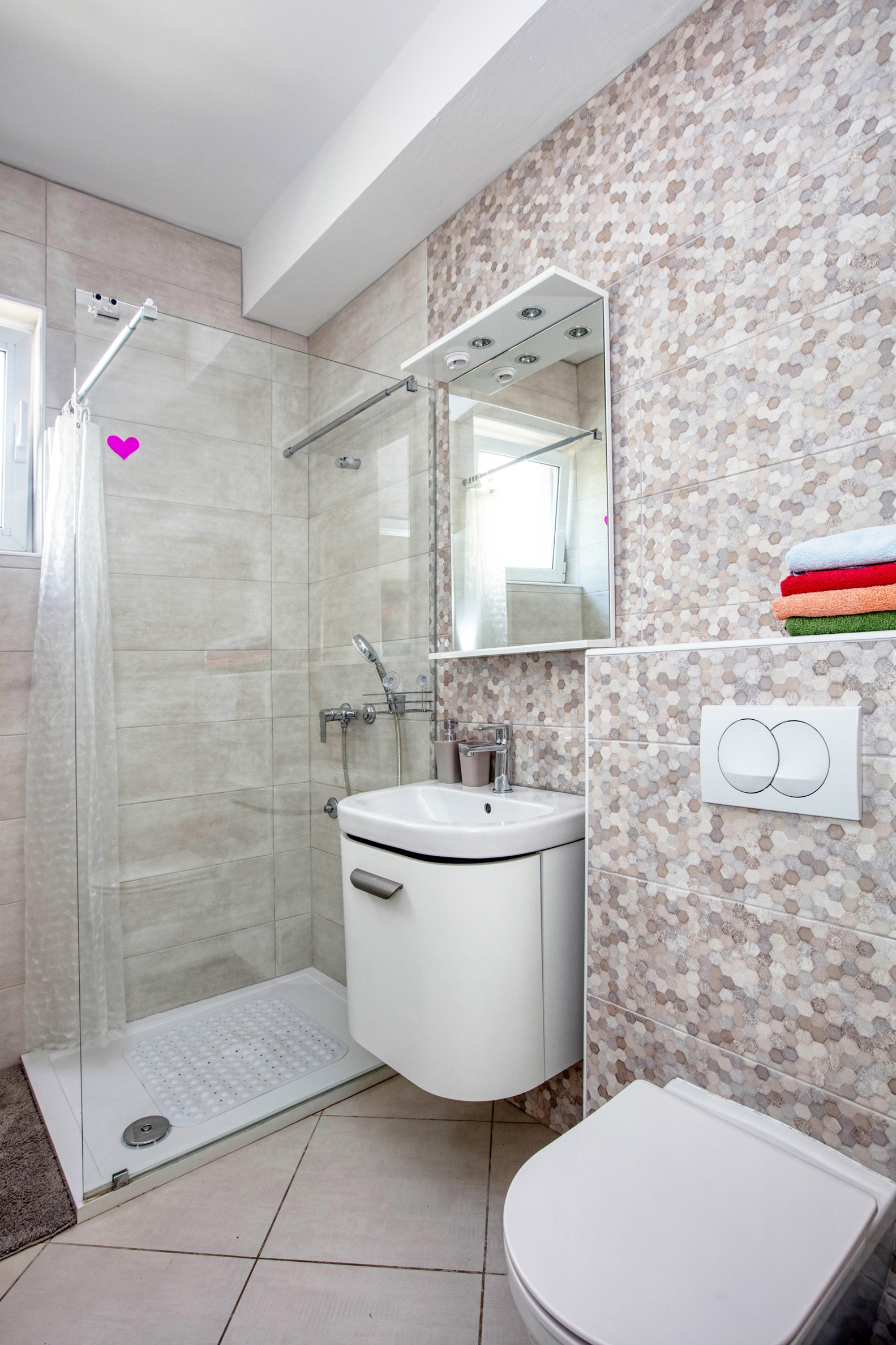 One bedroom apartment with terrace Pirovac, Šibenik  A-a