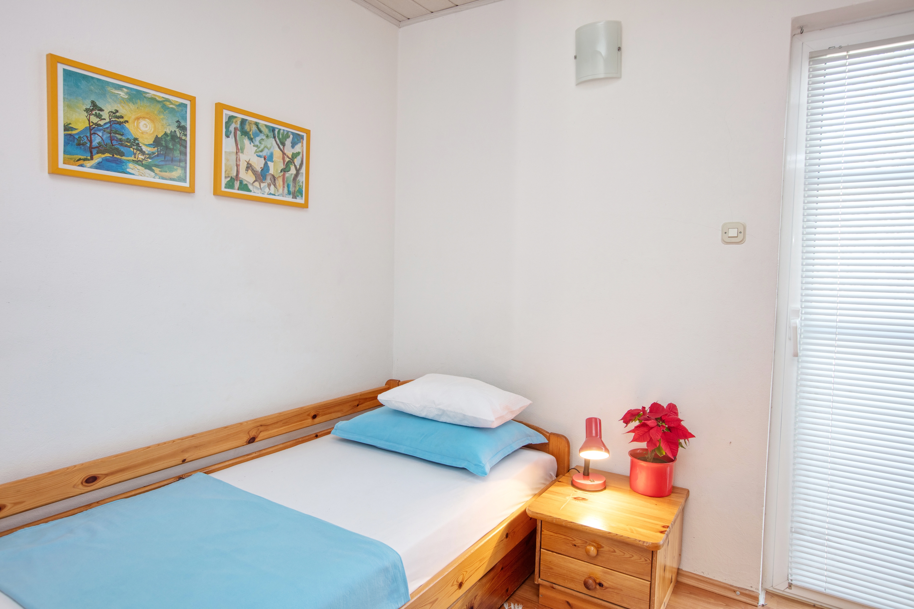 Three bedroom apartment with terrace Pirovac, Šibenik  A-b