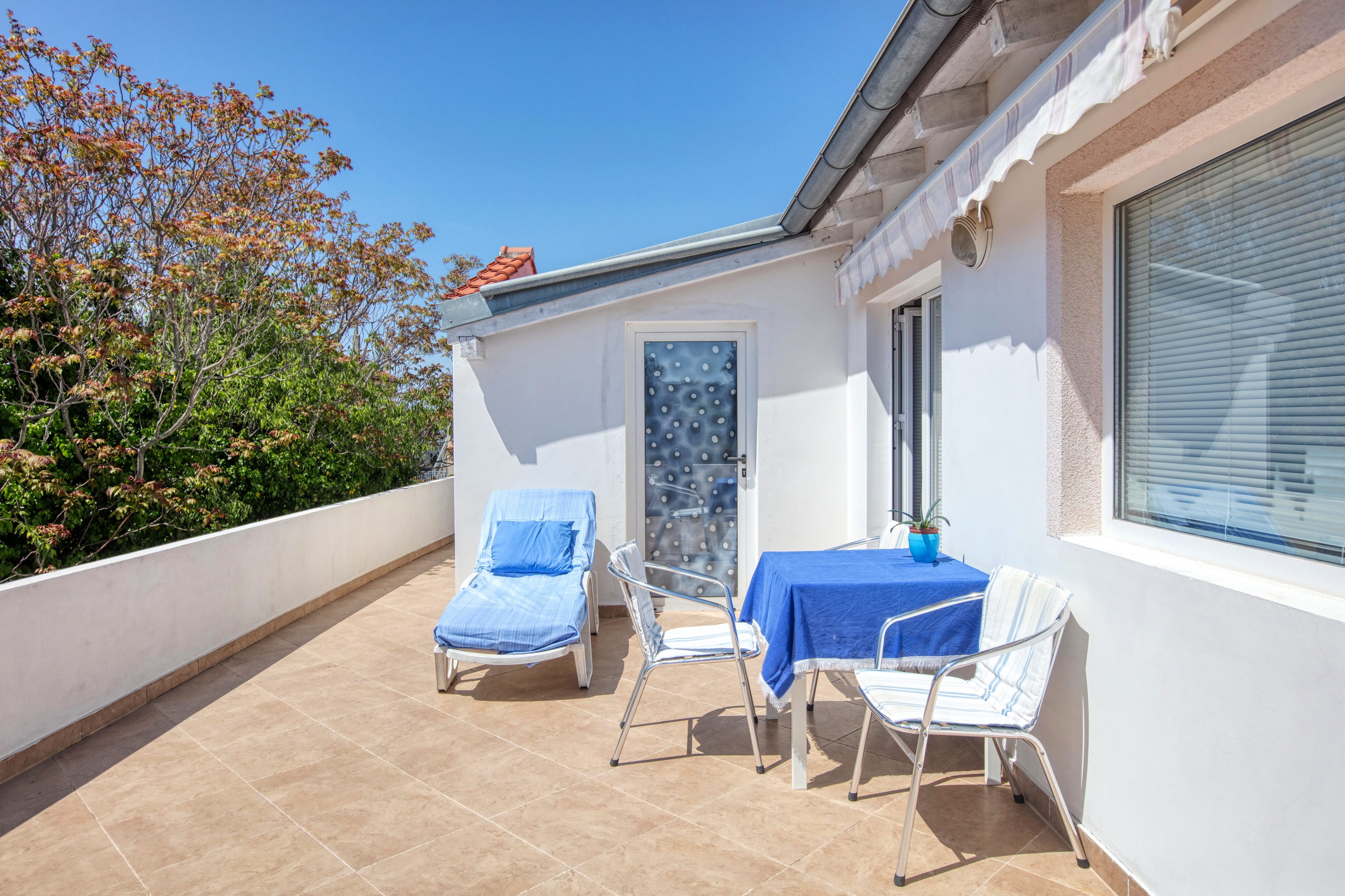 Three bedroom apartment with terrace Pirovac, Šibenik  A-b