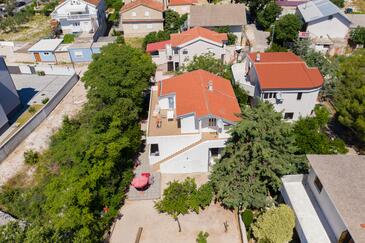 Pirovac, Šibenik, Objekt 20011 - Apartmani sa šljunčanom plažom.