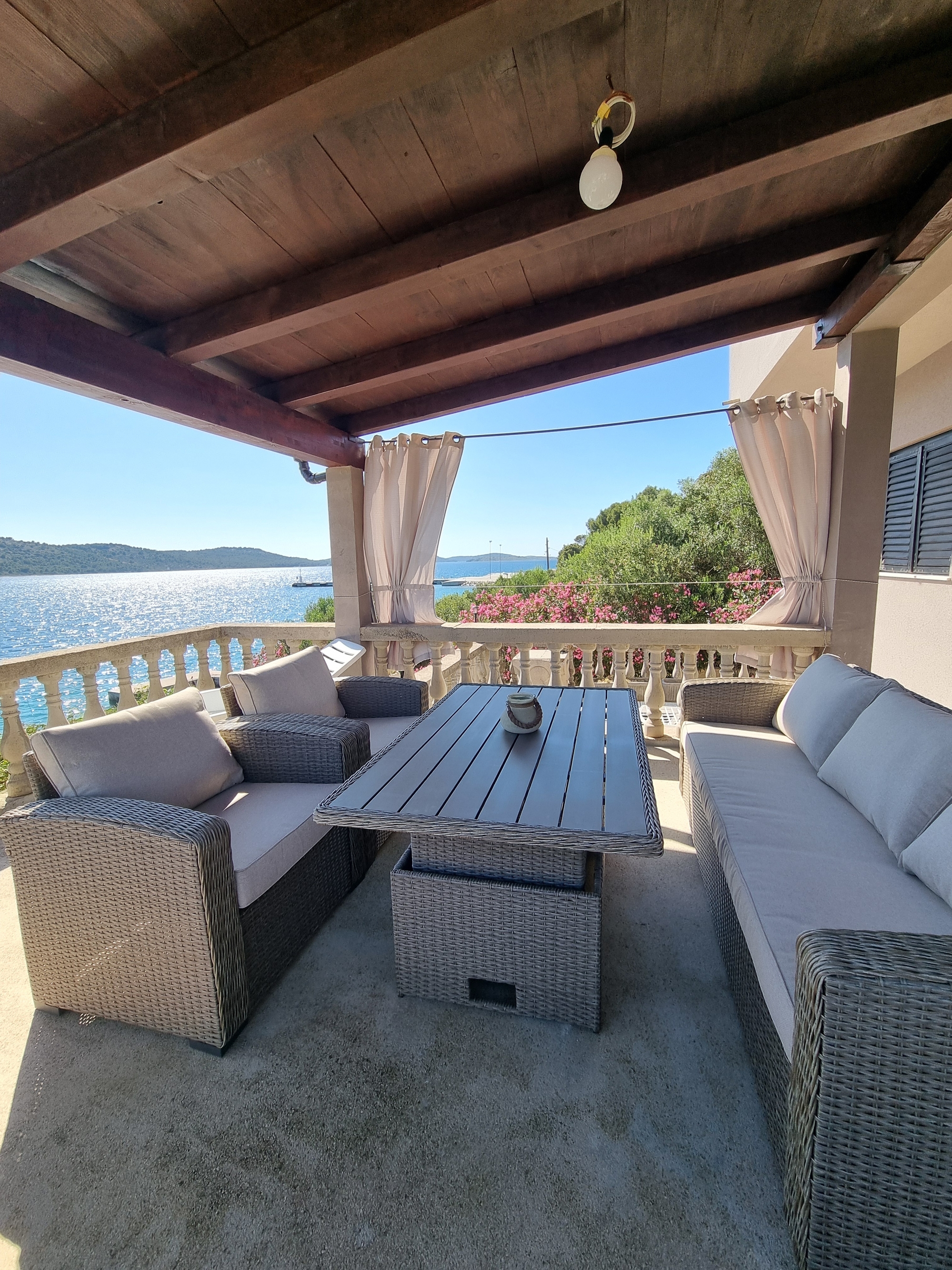 One bedroom apartment near beach Kaprije  A-a