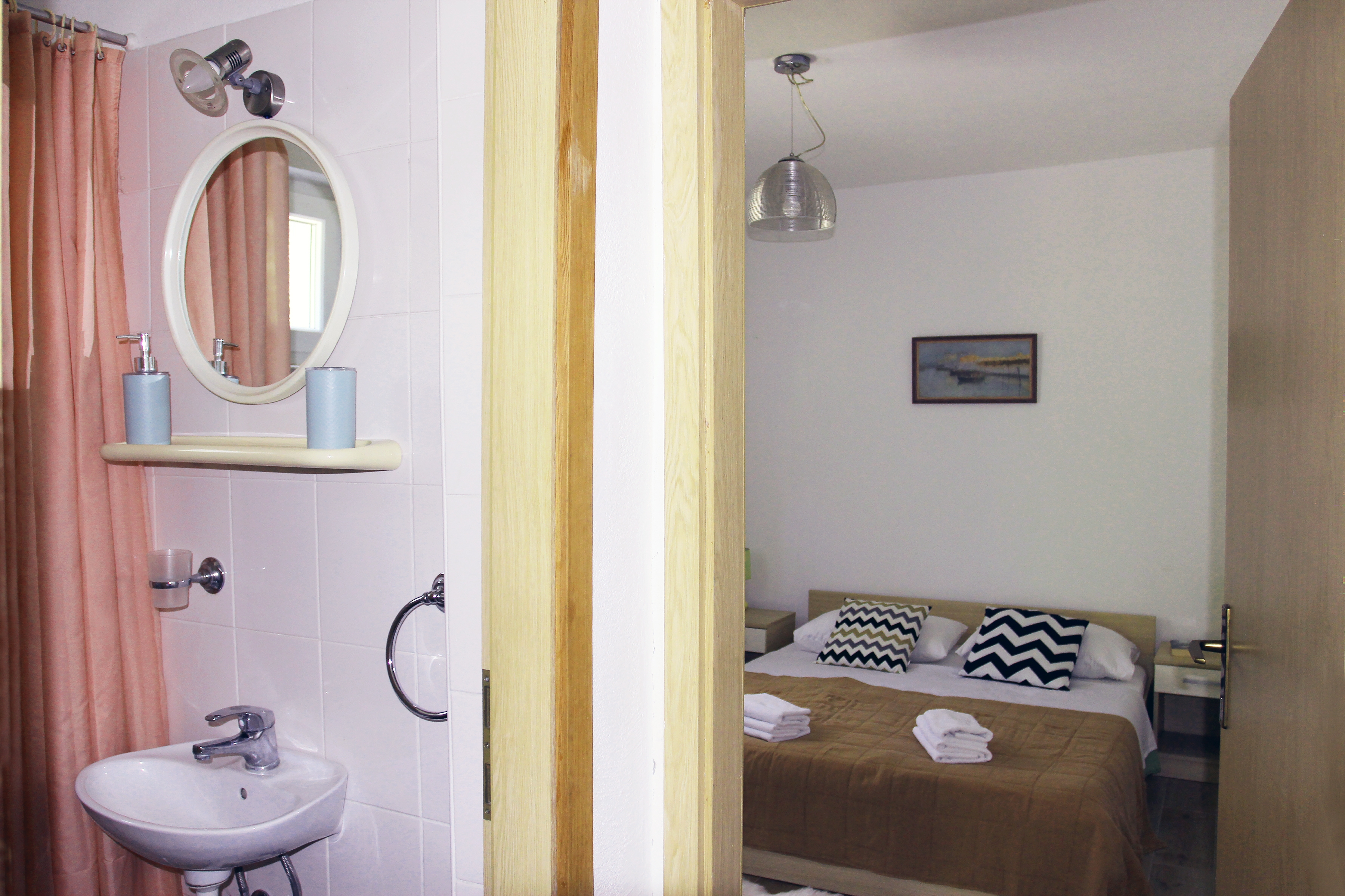 One bedroom apartment with terrace Pirovac, Šibenik  A-b