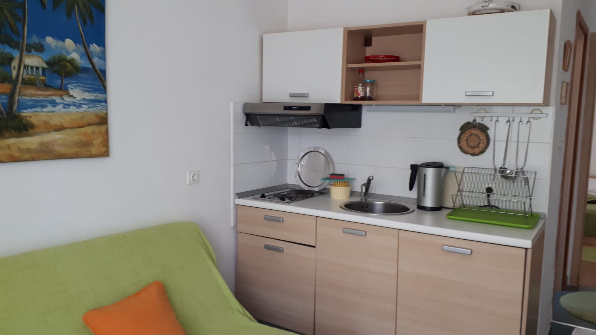 One bedroom apartment with terrace Pirovac, Šibenik  A-b