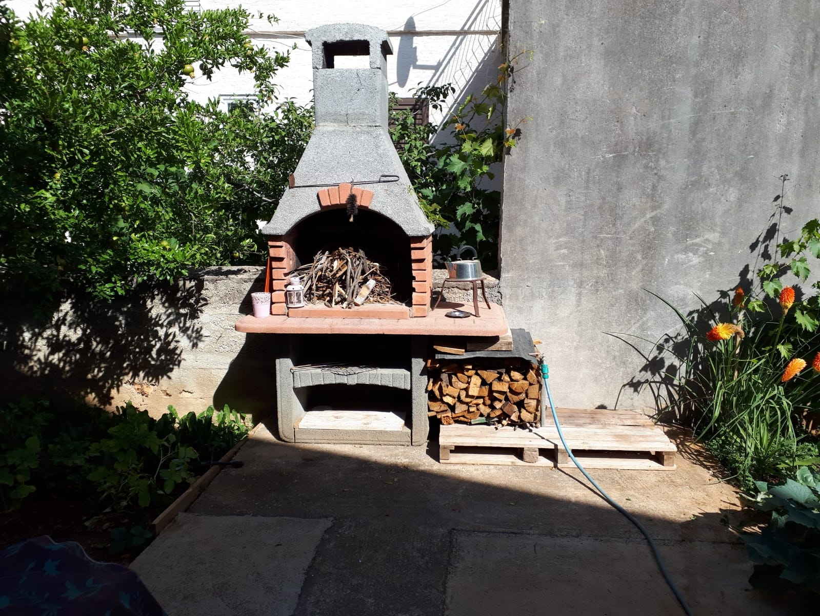One bedroom apartment with terrace Pirovac, Šibenik  A-b