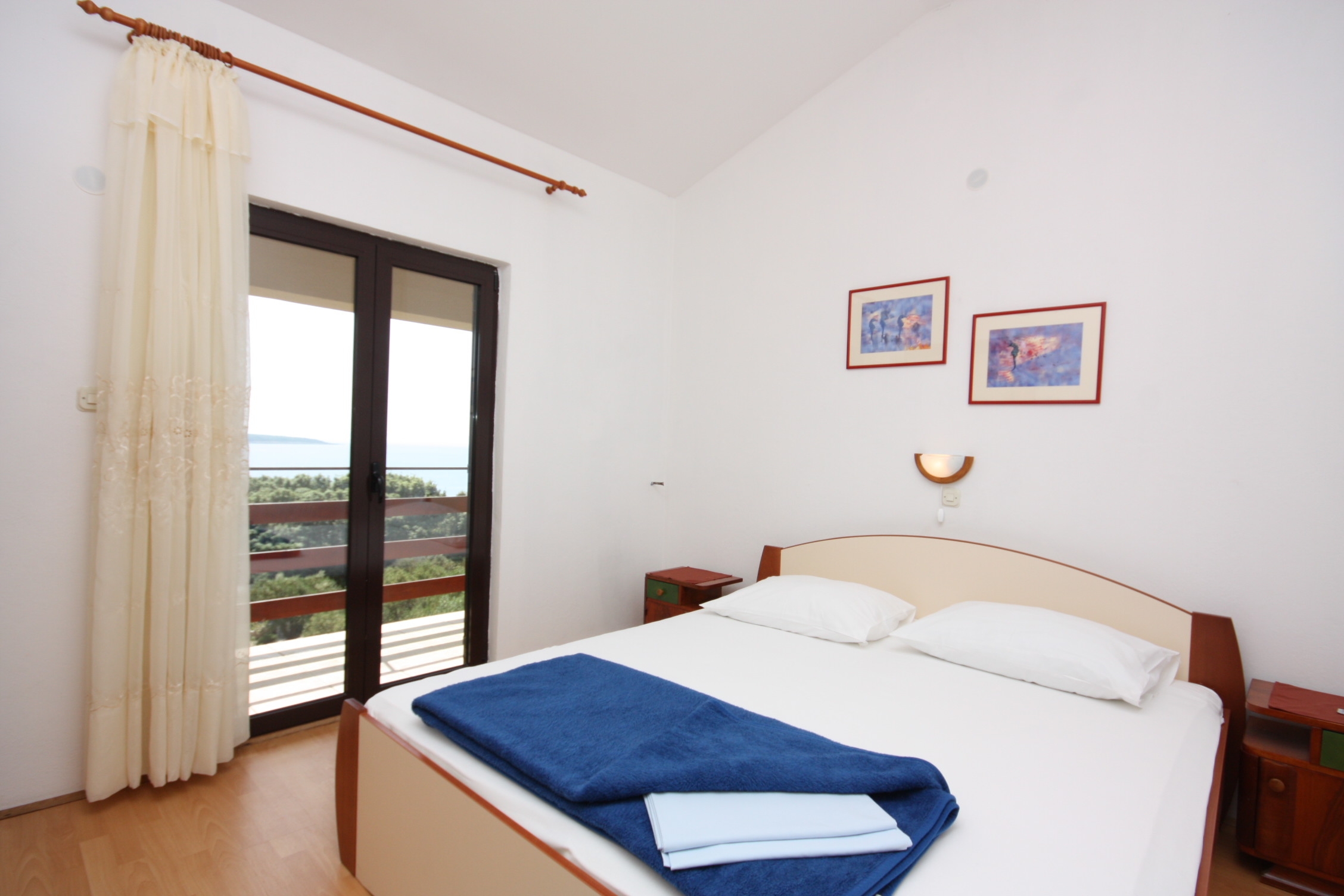 One bedroom apartment with terrace and sea view Supetarska Draga - Gonar, Rab (A-2002-b)