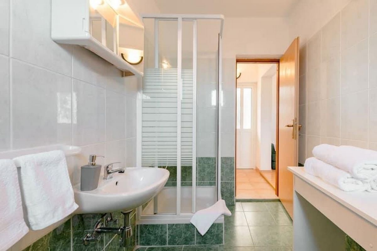 One bedroom apartment with terrace Zečevo, Rogoznica  A-a