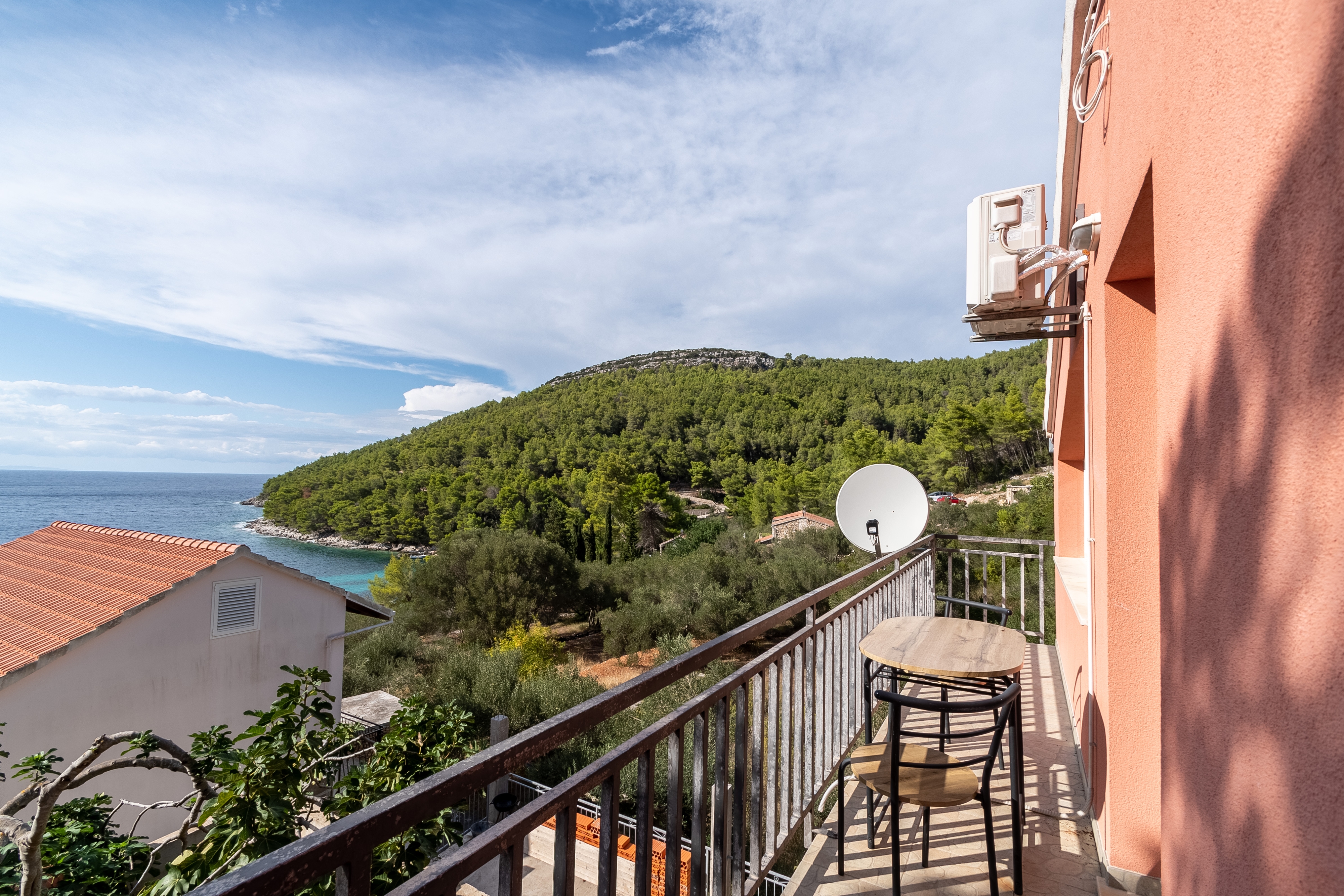 Three bedroom apartment with balcony and sea view Cove Poplat, Korčula  A-a