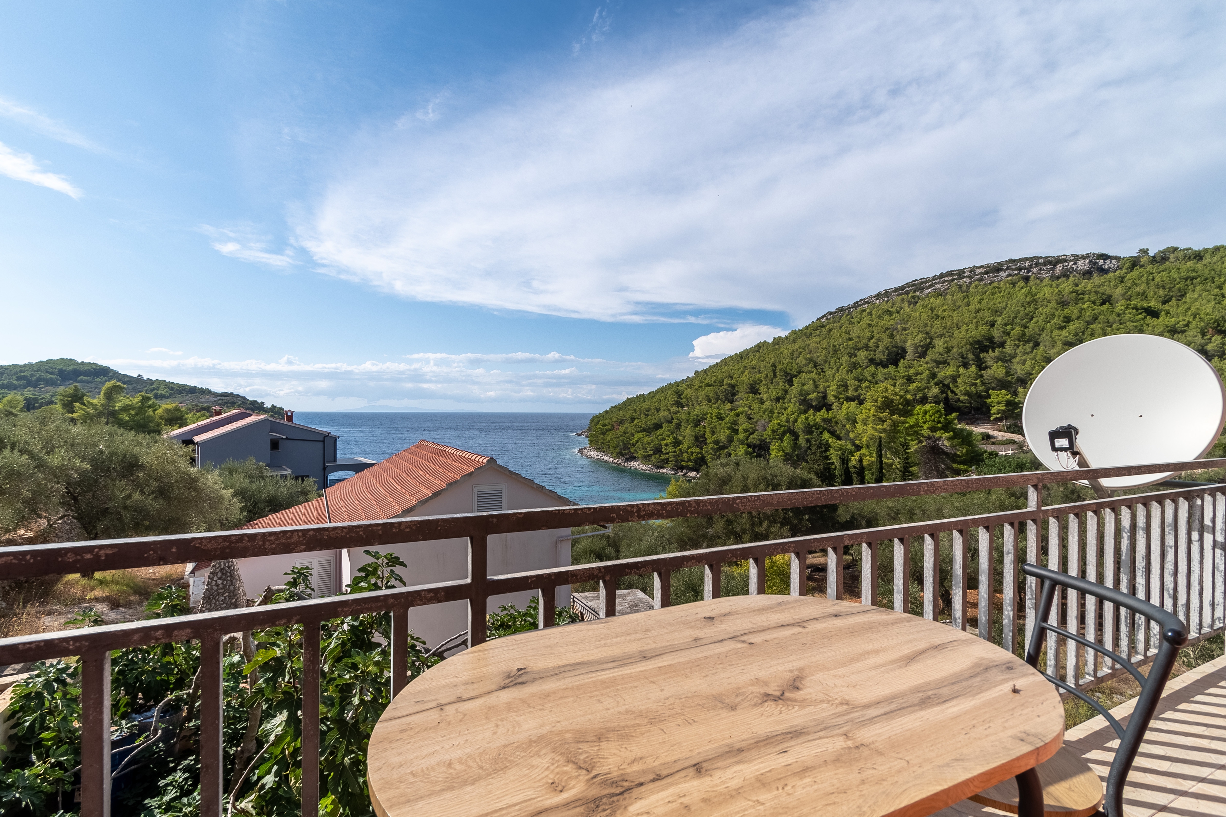 Three bedroom apartment with balcony and sea view Cove Poplat, Korčula  A-a