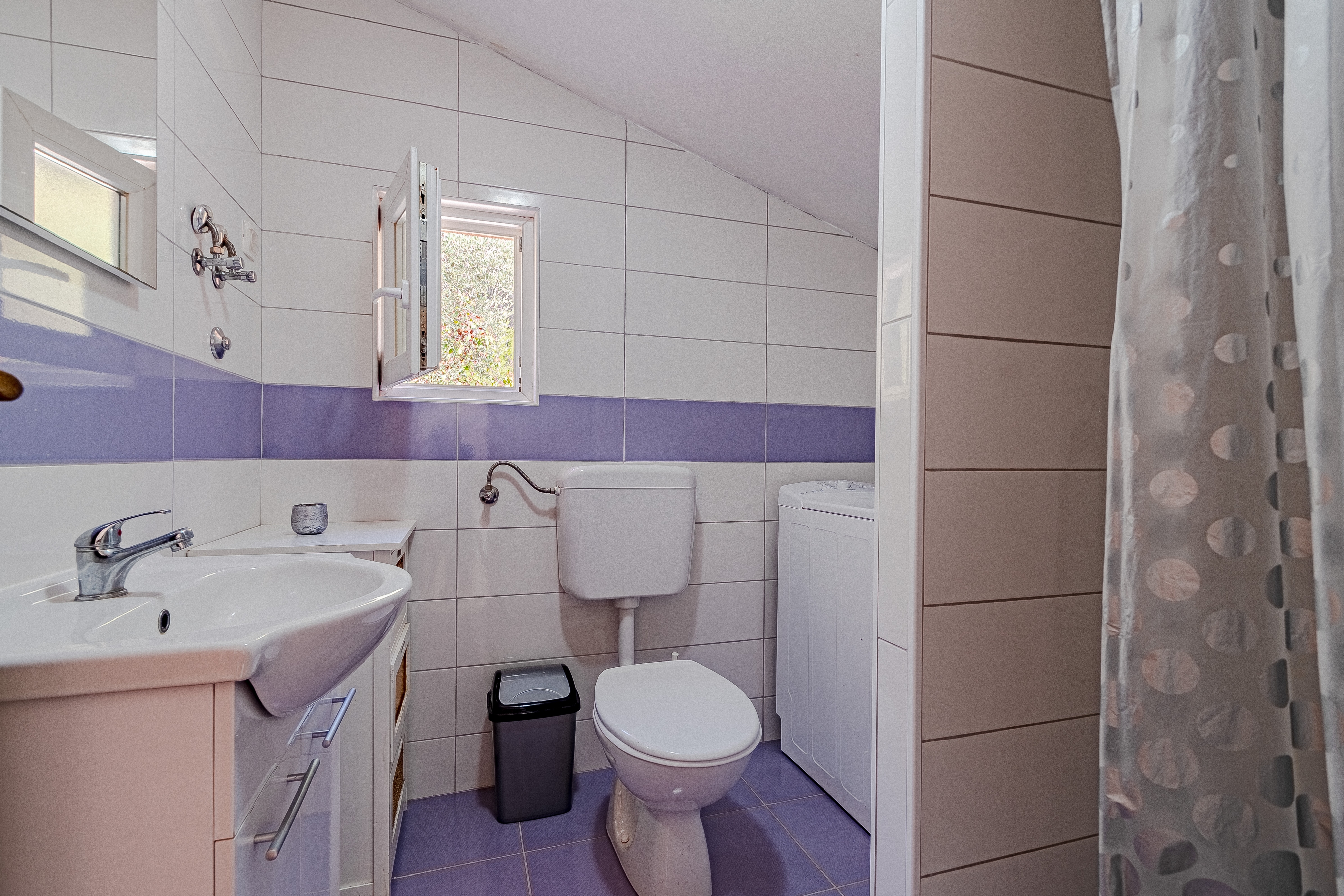 Three bedroom apartment with balcony and sea view Cove Poplat, Korčula  A-a
