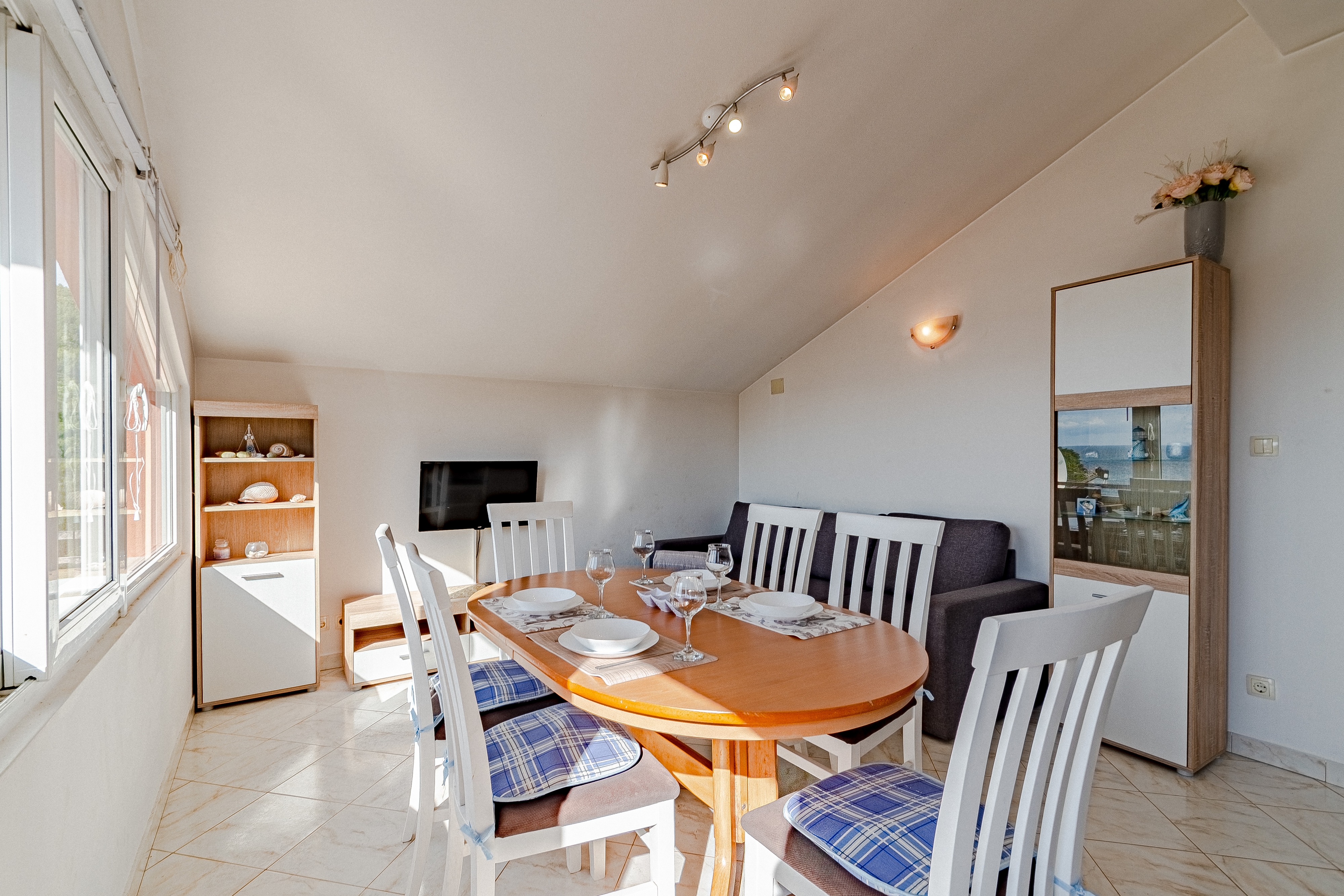 Three bedroom apartment with balcony and sea view Cove Poplat, Korčula (A-20023-a)