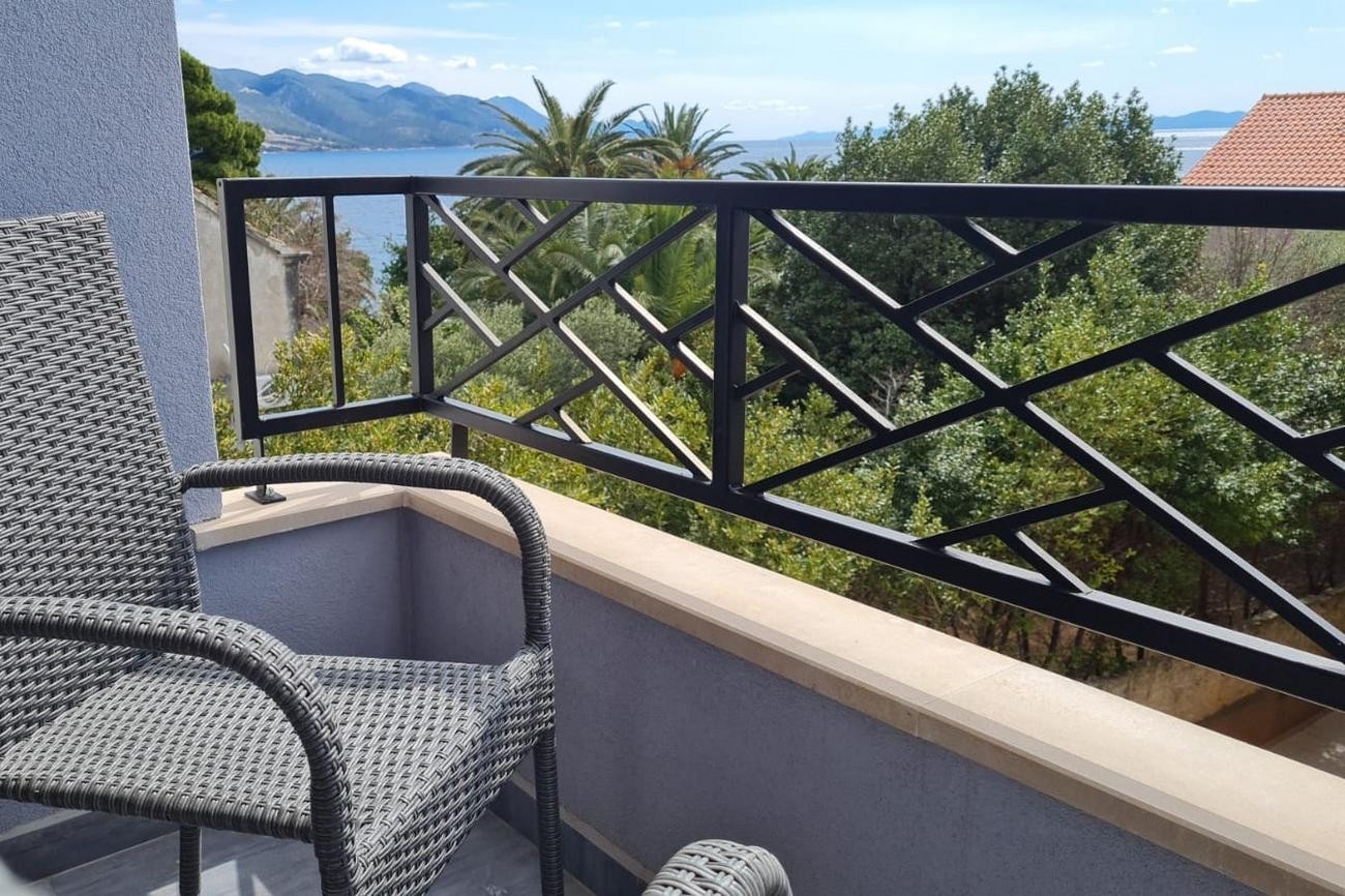 Two bedroom apartment with terrace Orebić, Pelješac  A-d