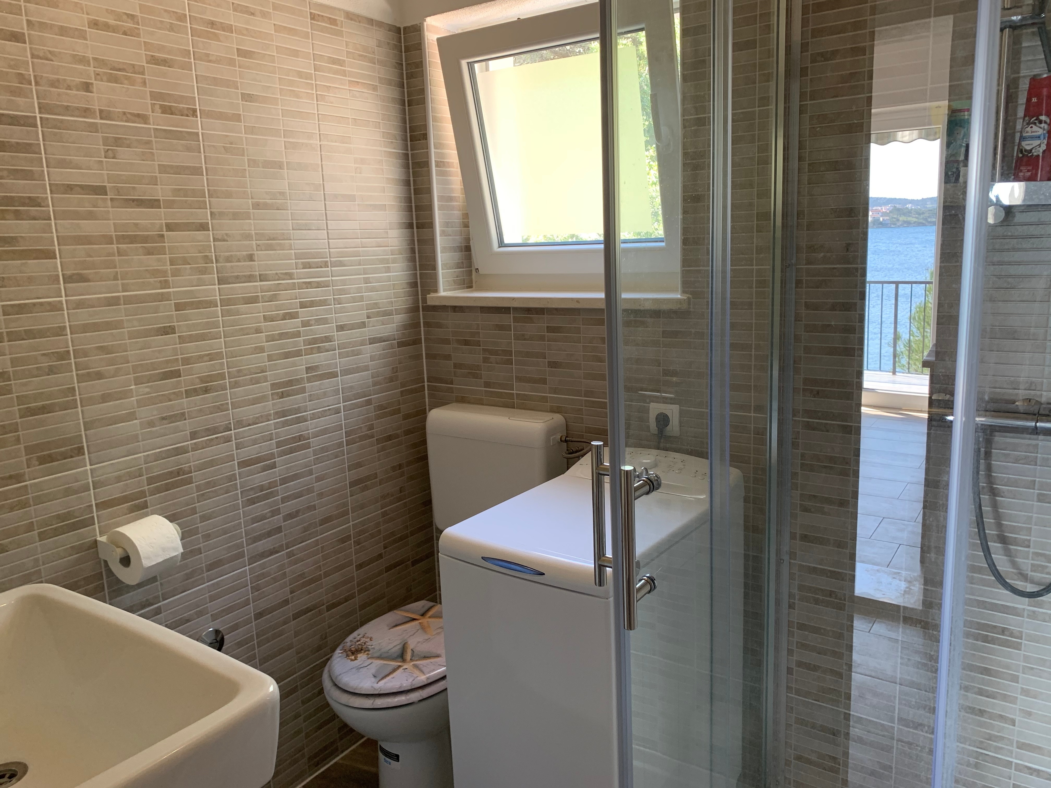 Two bedroom apartment near beach Rogoznica  A-a