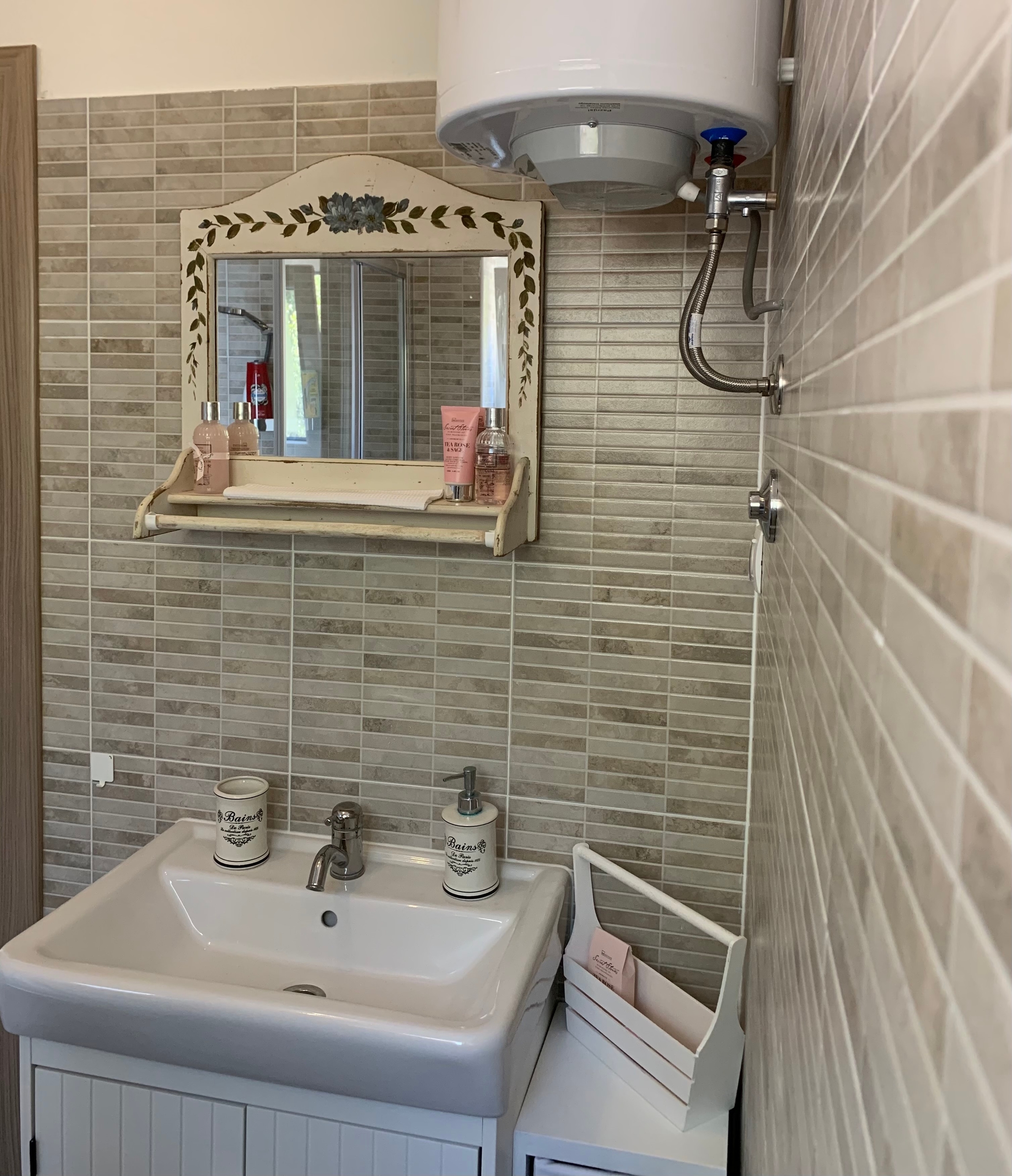 Two bedroom apartment near beach Rogoznica  A-a