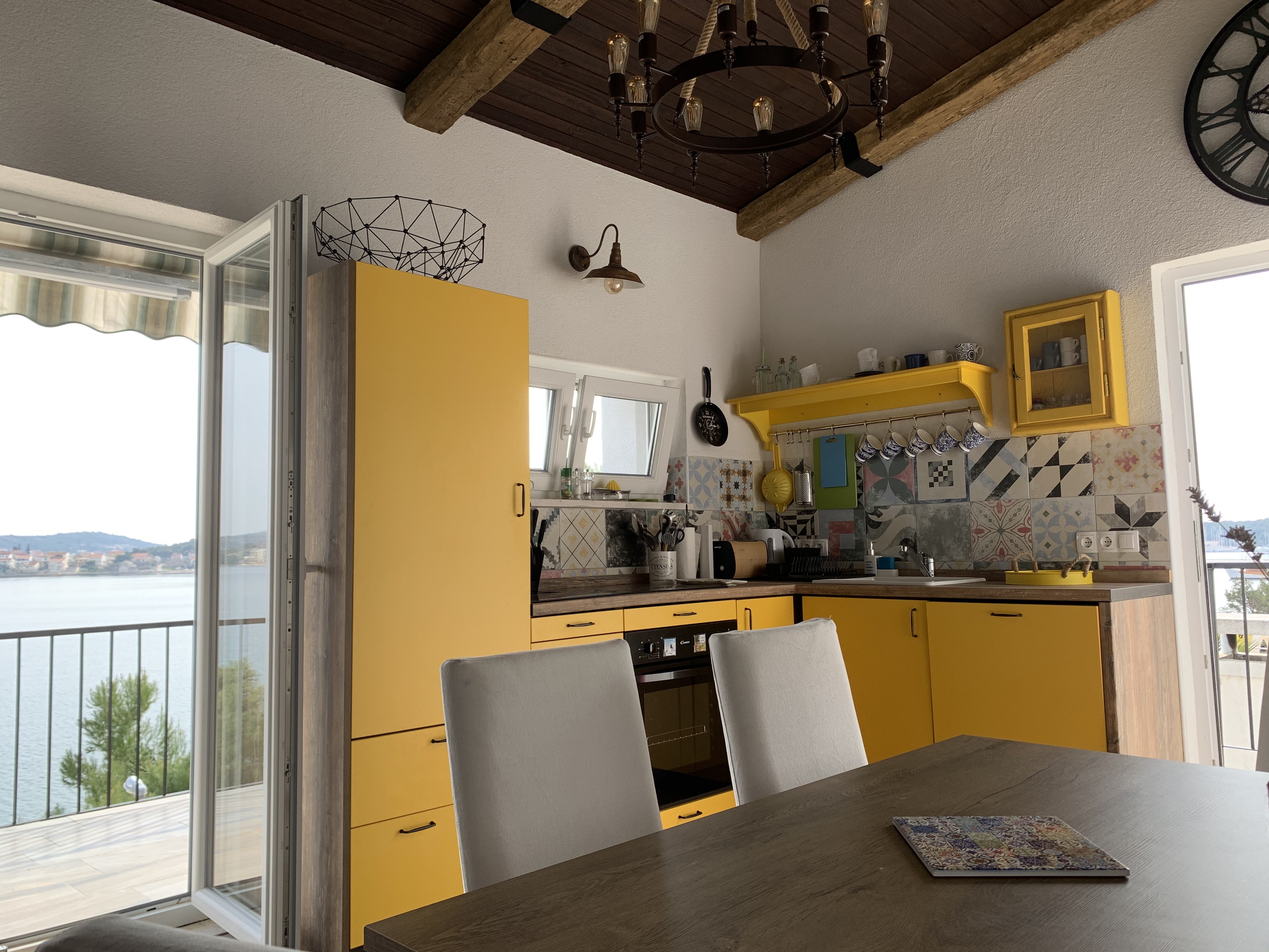 Two bedroom apartment near beach Rogoznica (A-20032-a)