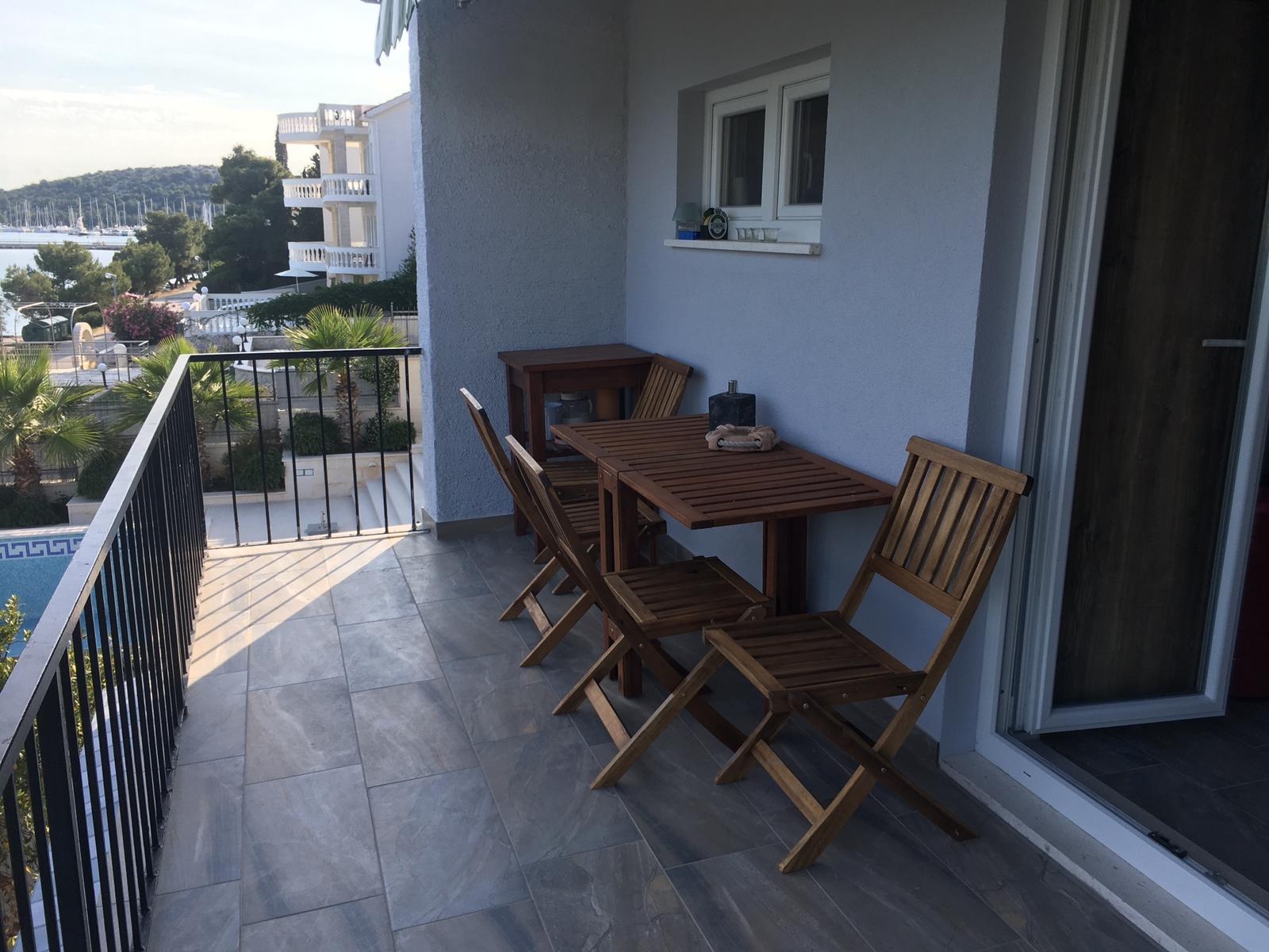 Two bedroom apartment near beach Rogoznica  A-a