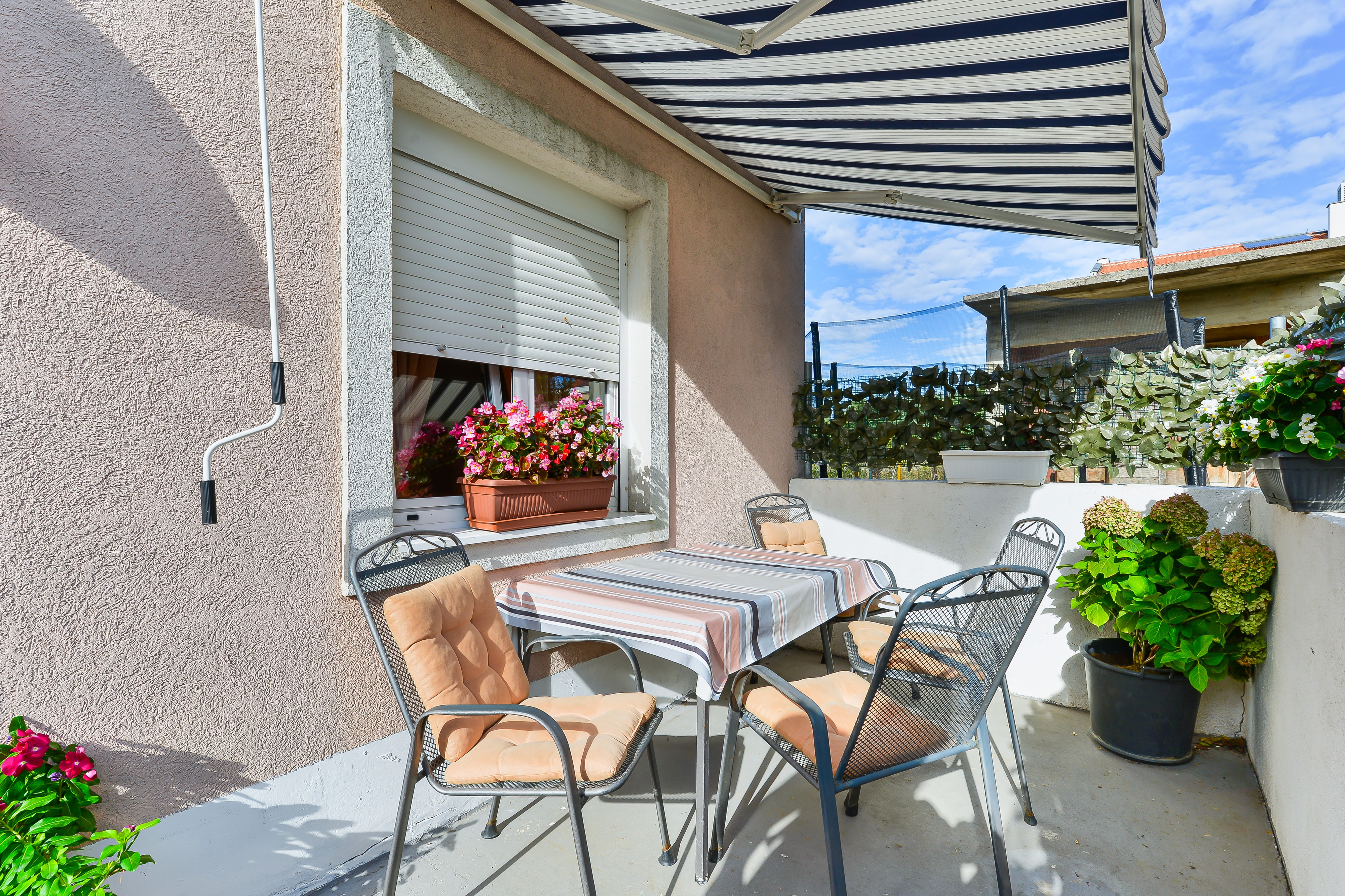 One bedroom apartment with terrace Zadar (A-20037-a)