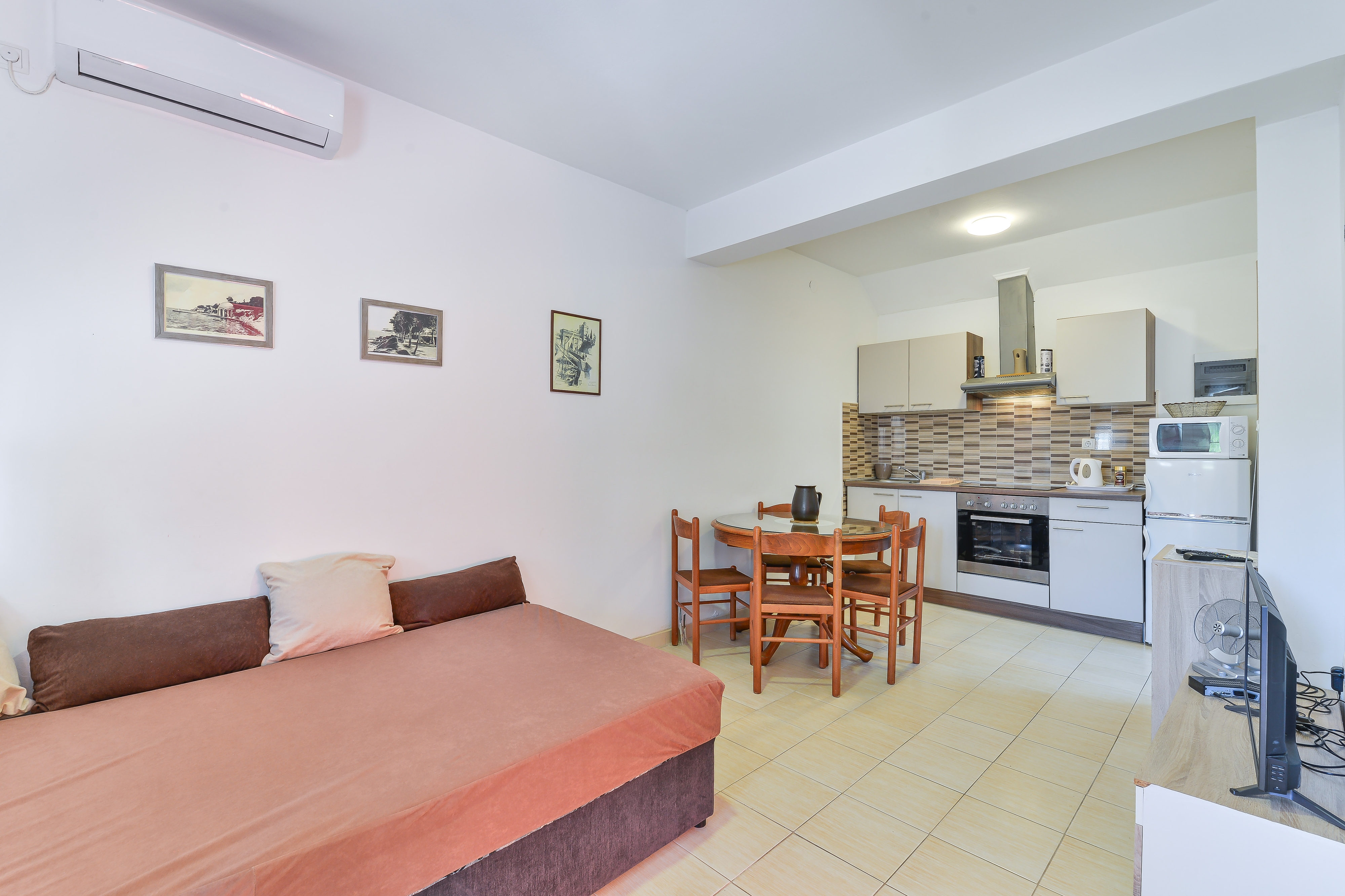 Two bedroom apartment with terrace Zadar  A-b