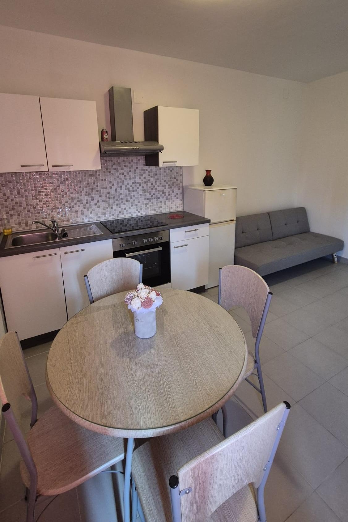 One bedroom apartment with terrace Zadar (A-20037-c)