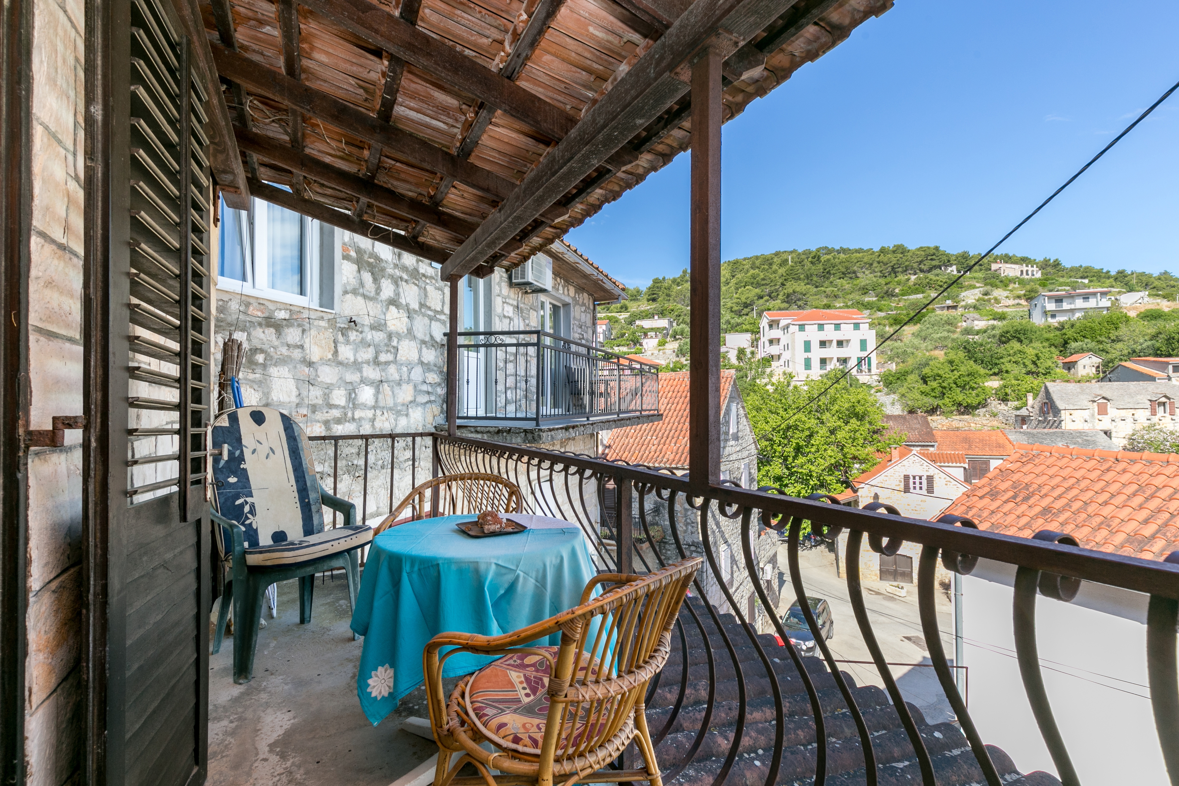 Two bedroom apartment with balcony and sea view Stomorska, Šolta (A-20039-a)