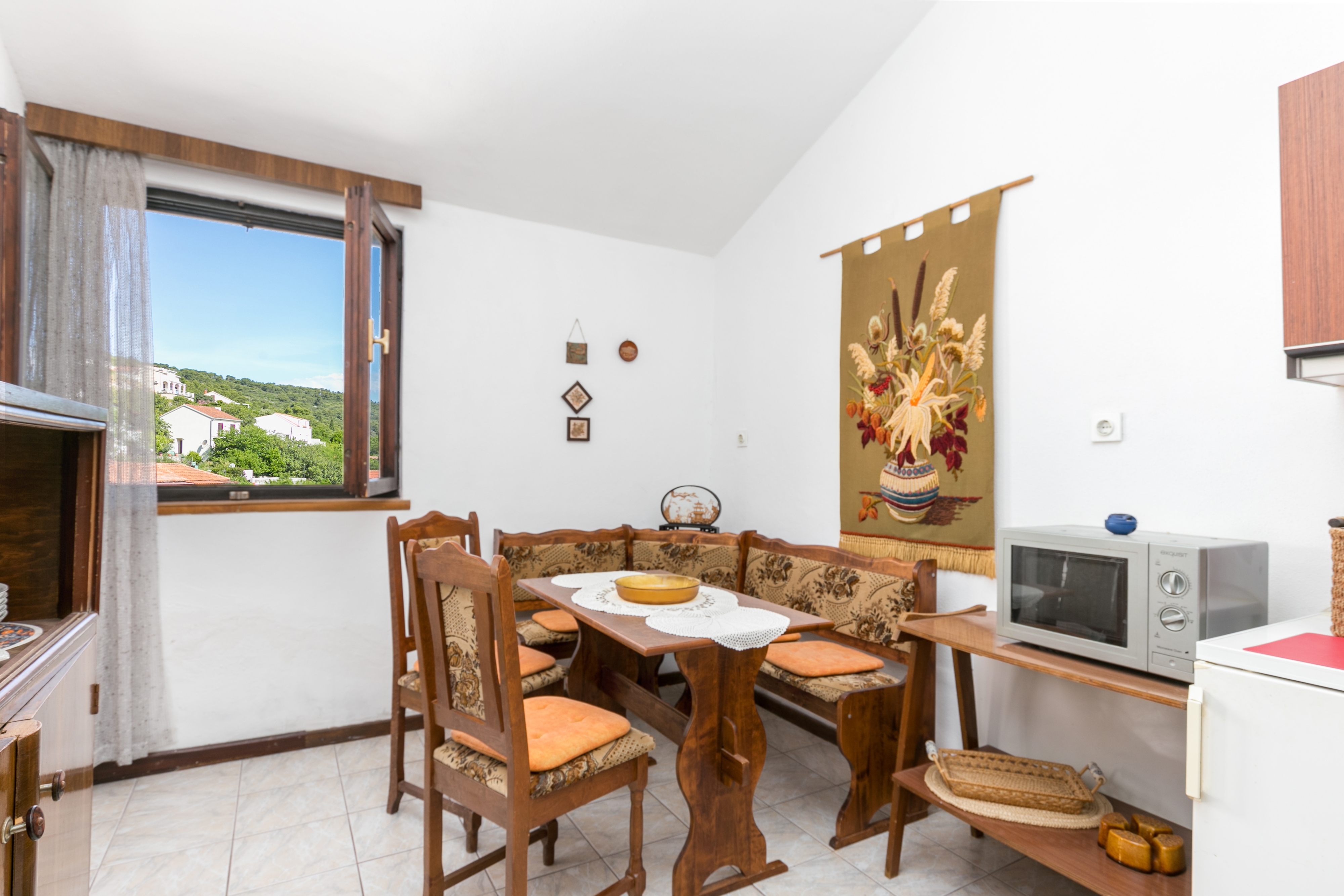 Two bedroom apartment with terrace and sea view Stomorska, Šolta (A-20039-b)