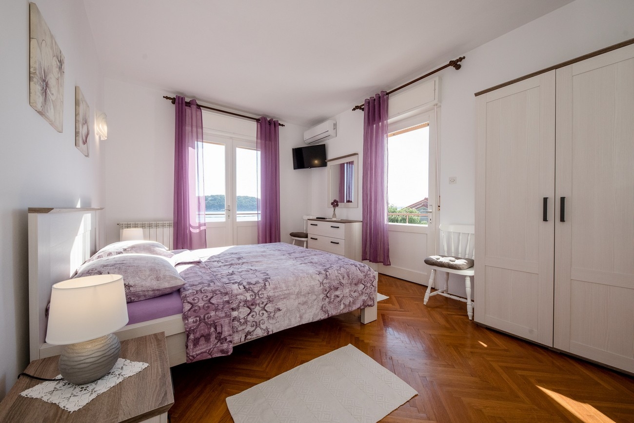 Room near beach Barbat (Rab) (S-20049-c)