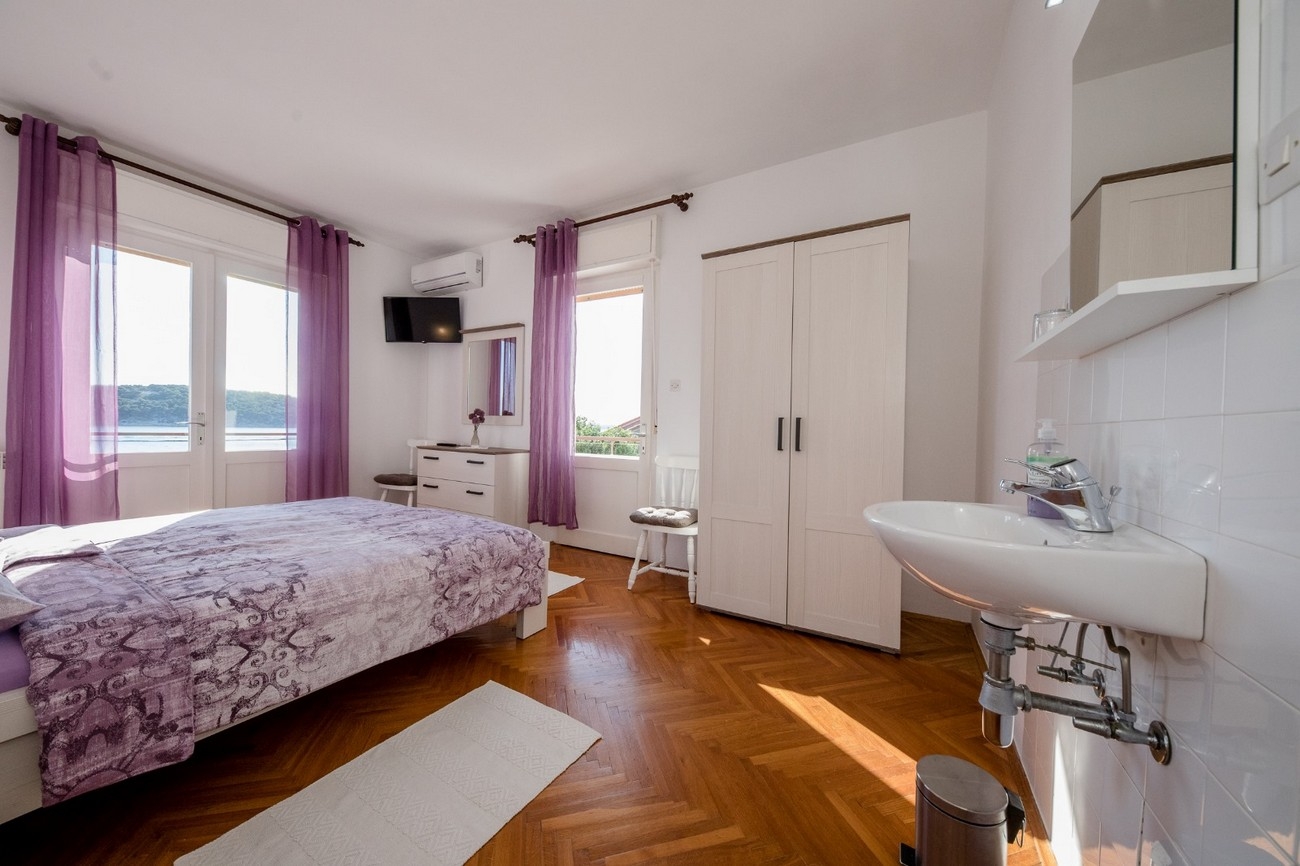 Room near beach Barbat (Rab) (S-20049-c)