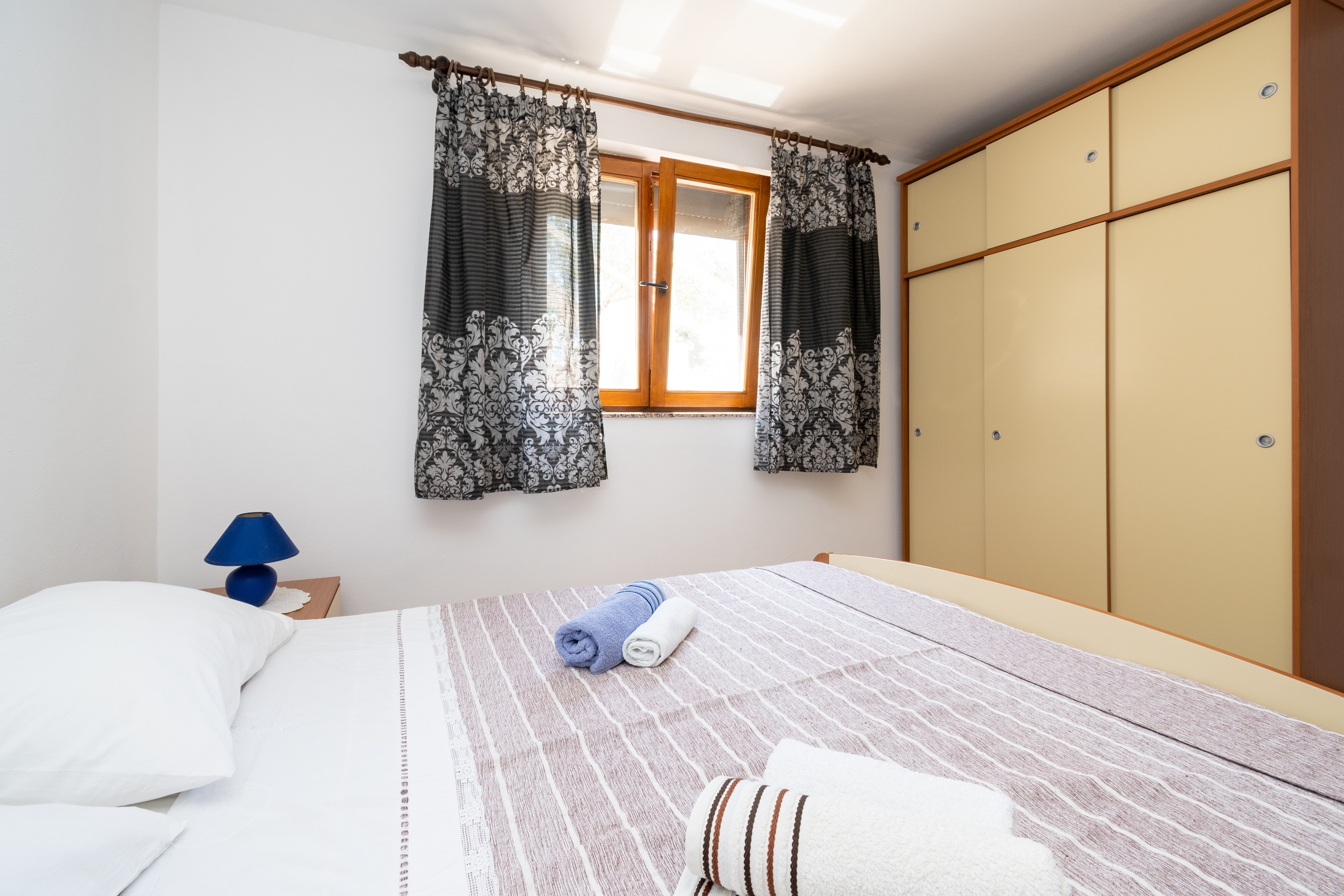 One bedroom apartment with terrace Mrljane, Pašman  A-a