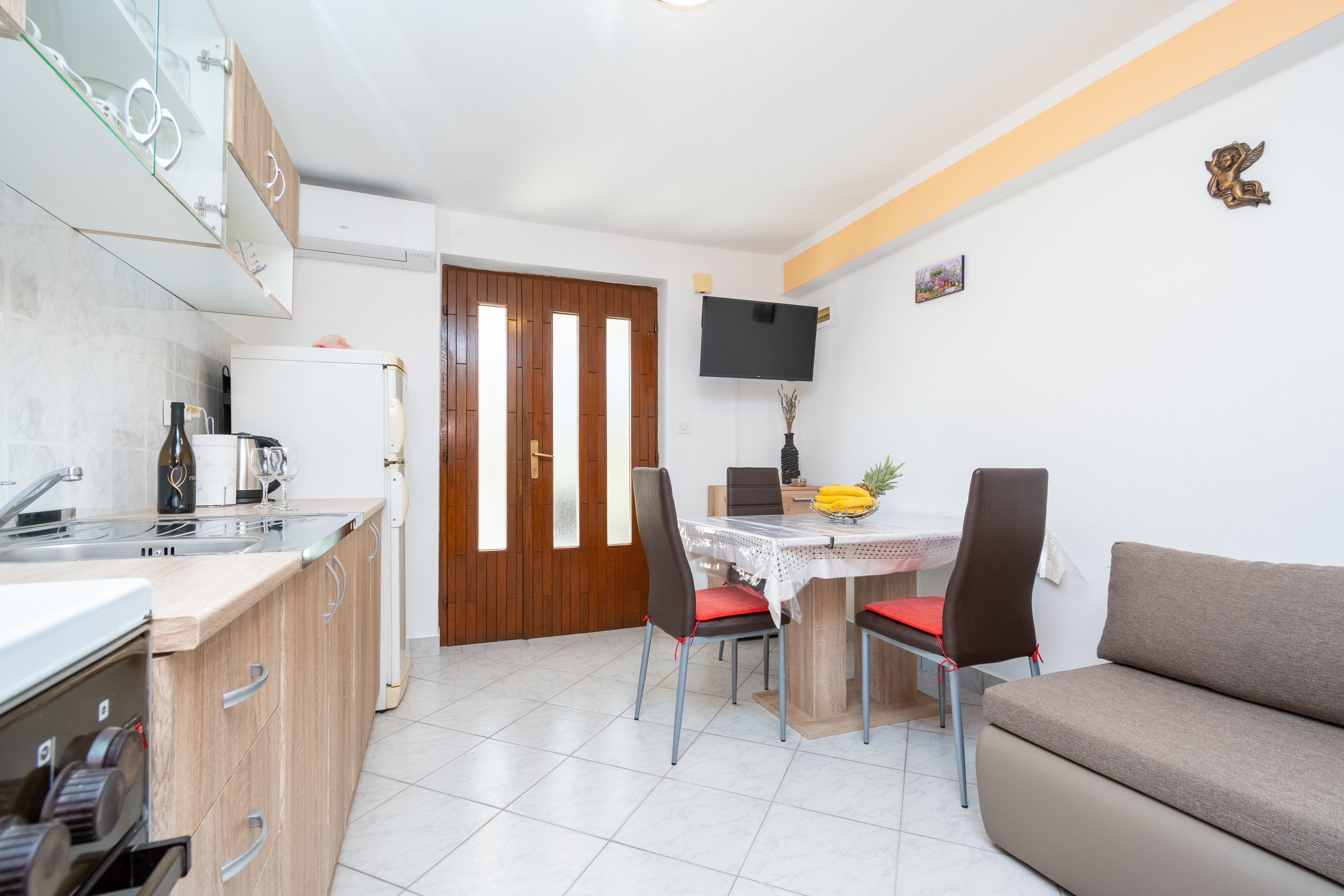 One bedroom apartment with terrace Mrljane, Pašman (A-20056-a)