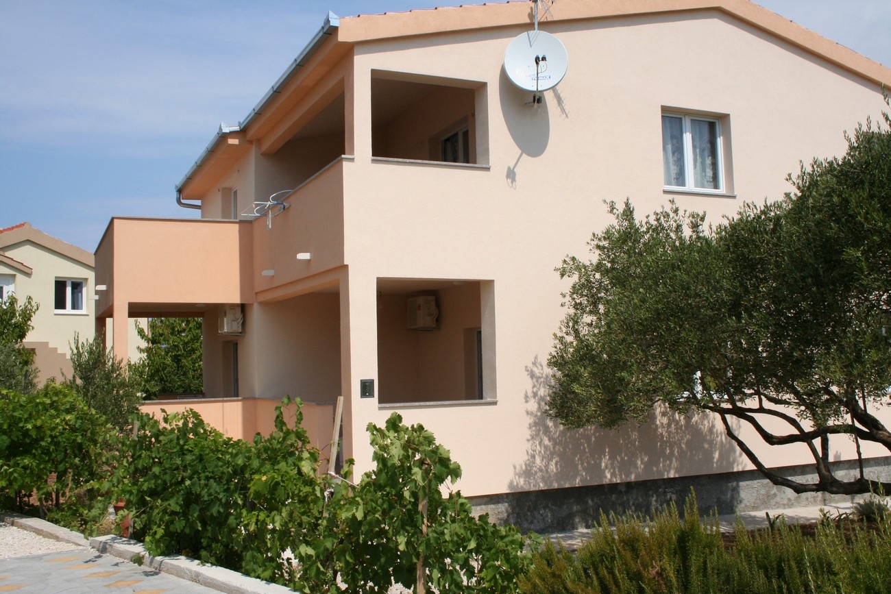 One bedroom apartment with terrace Kanica, Rogoznica  A-a
