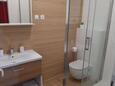 Zavala, Bathroom 1 in the apartment, (pet friendly) and WiFi.