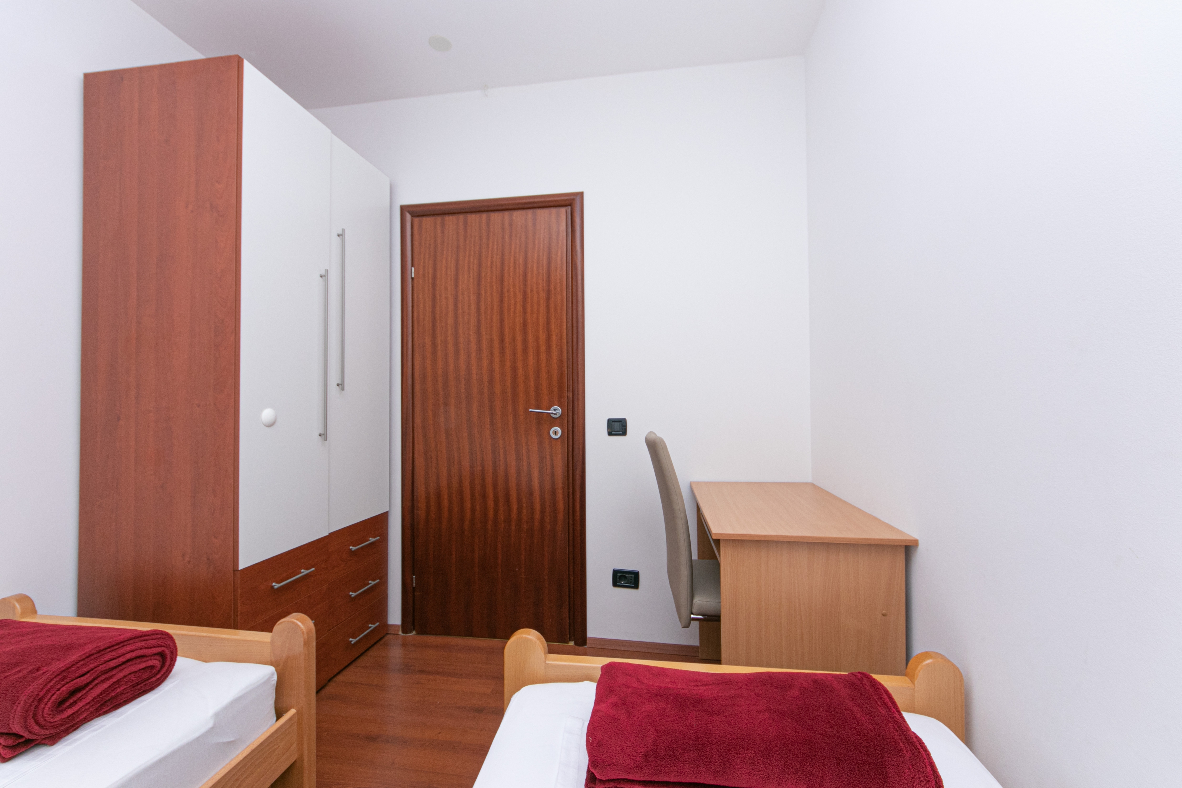 Two bedroom apartment with terrace and sea view Brela, Makarska  A-a