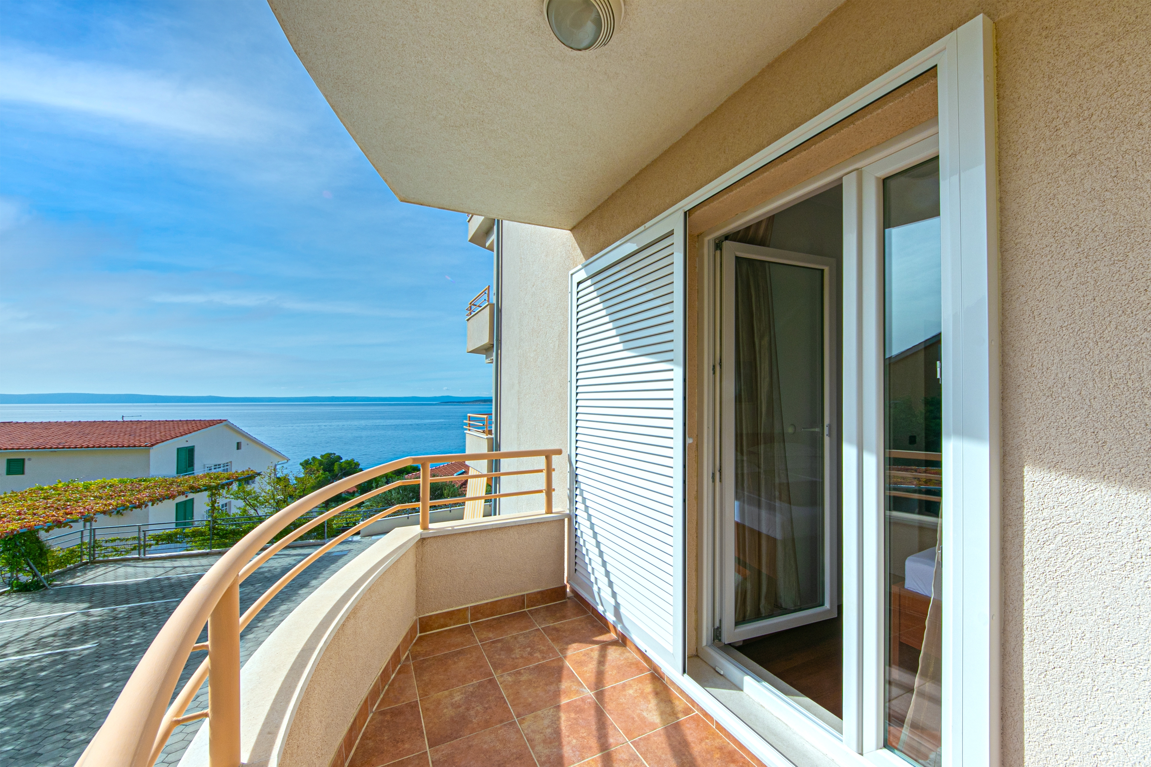 Two bedroom apartment with terrace and sea view Brela, Makarska  A-b
