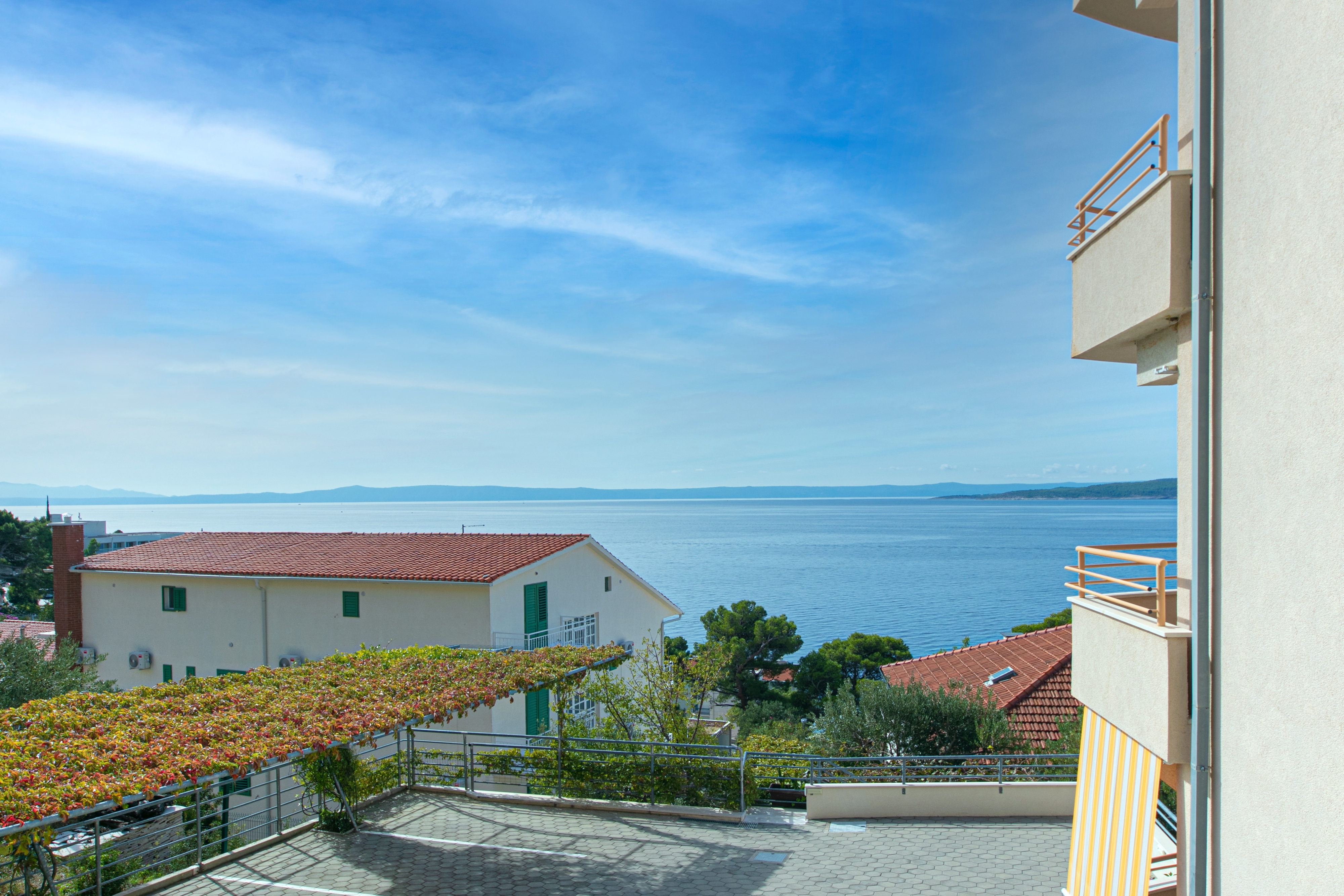 Two bedroom apartment with terrace and sea view Brela, Makarska  A-b