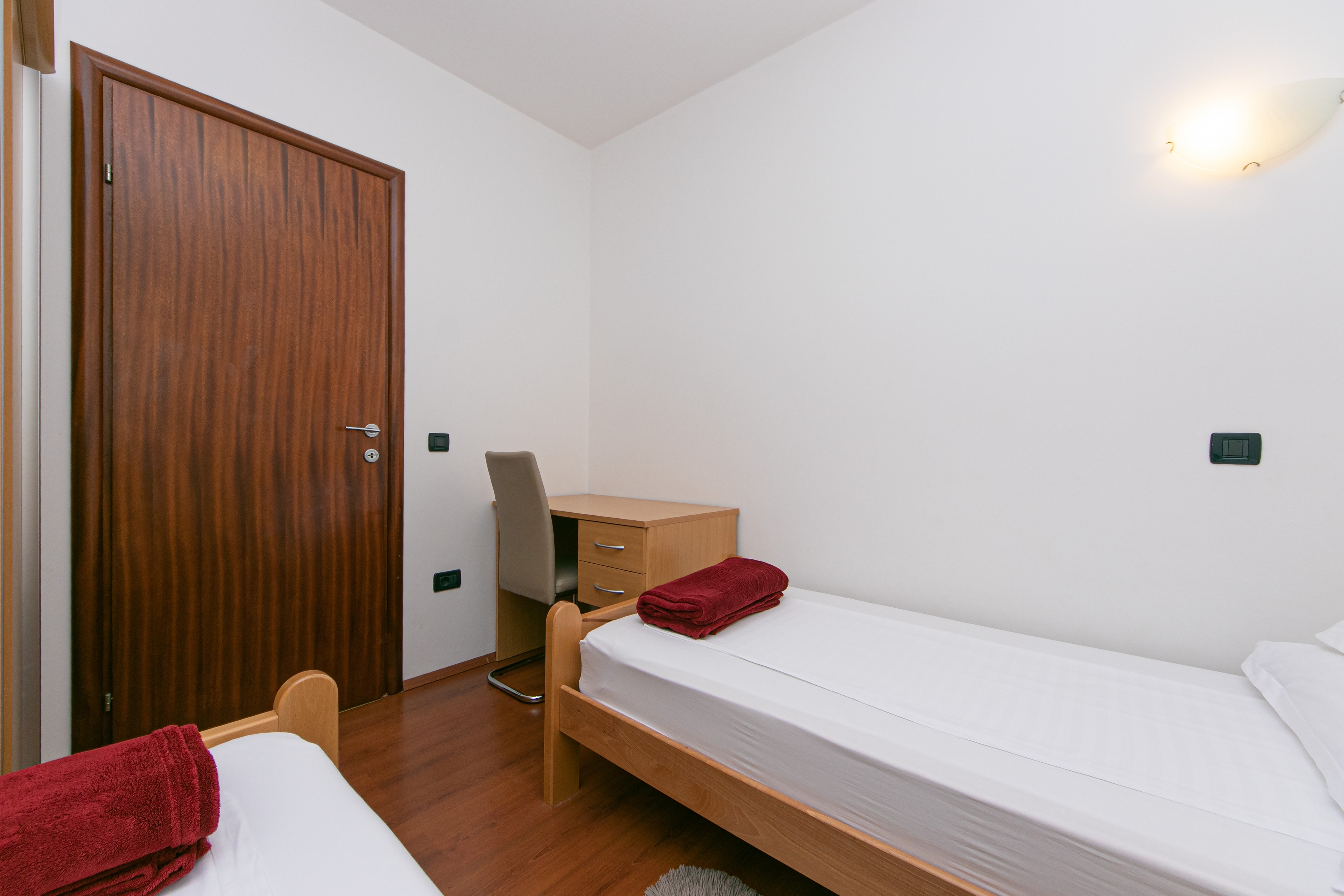 Two bedroom apartment with terrace and sea view Brela, Makarska  A-b