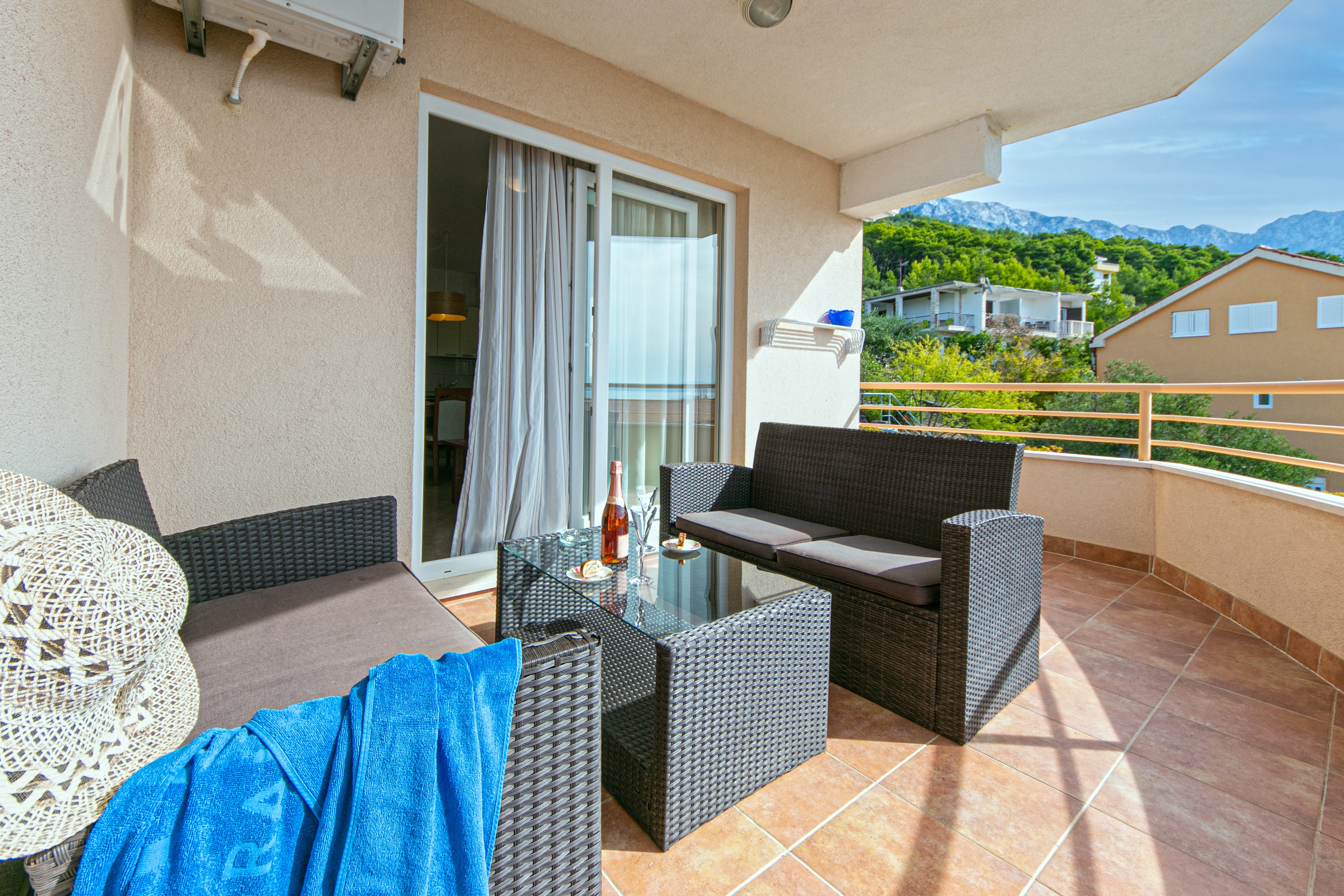 Two bedroom apartment with terrace and sea view Brela, Makarska  A-b