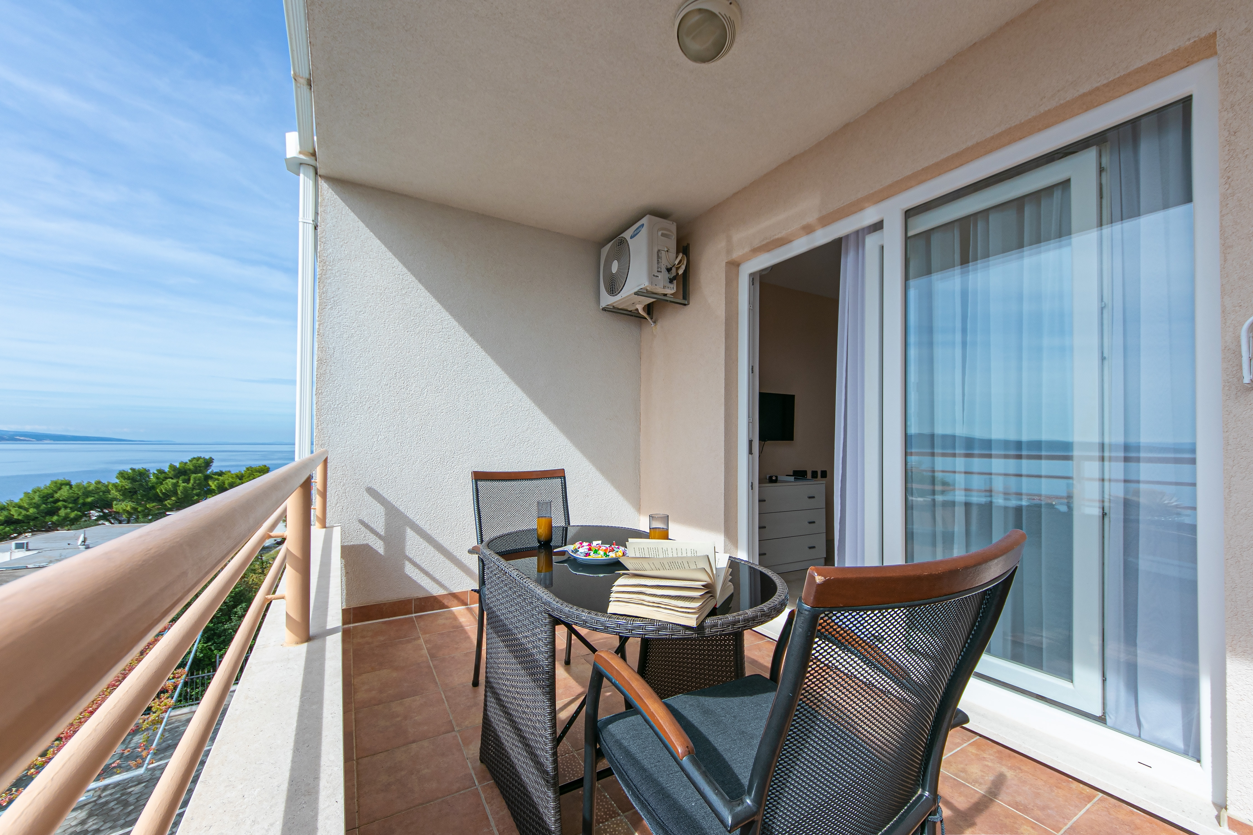 Studio flat with terrace and sea view Brela, Makarska  AS-b