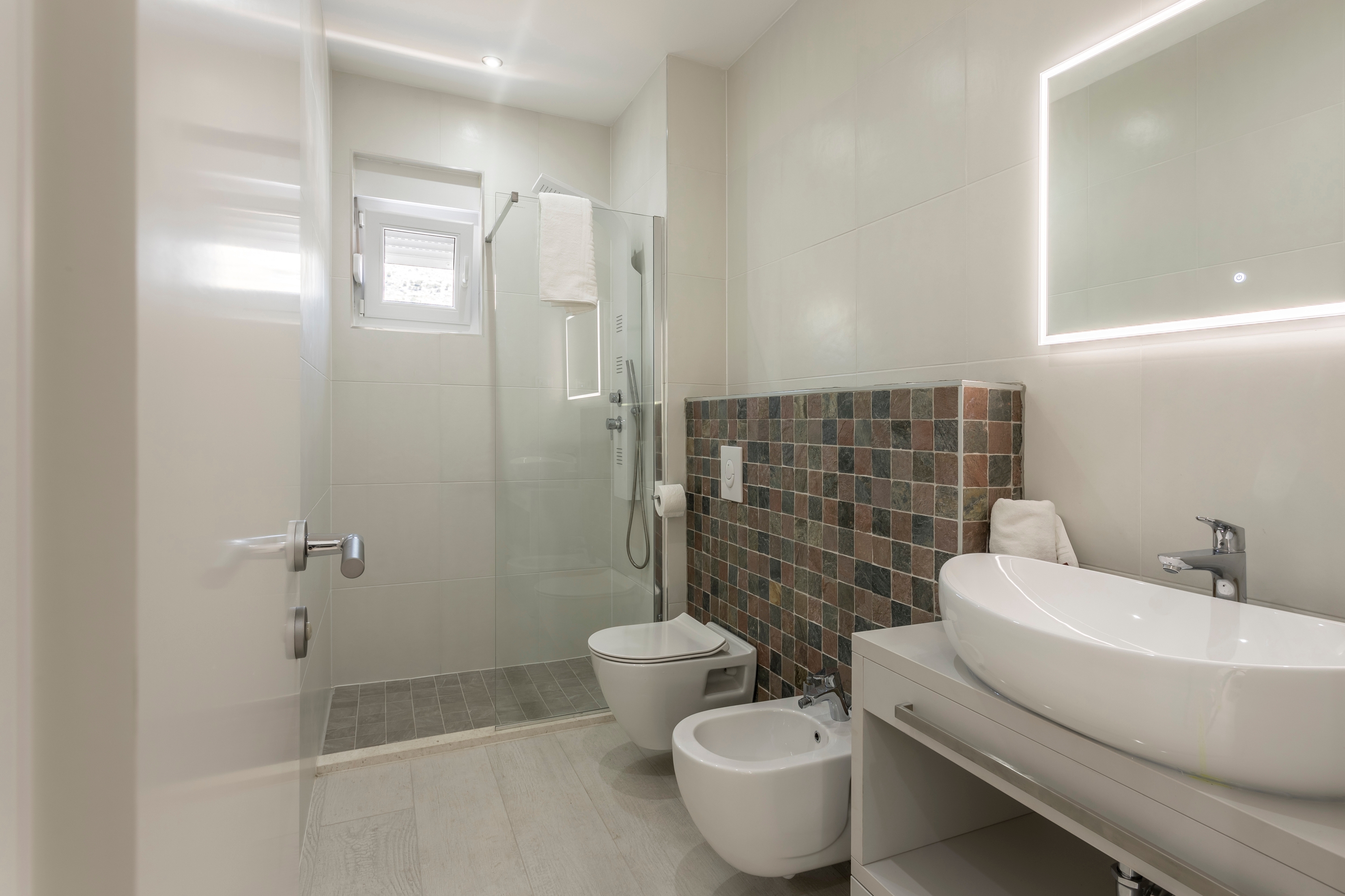 Four bedroom house with terrace Tugare, Omiš  K
