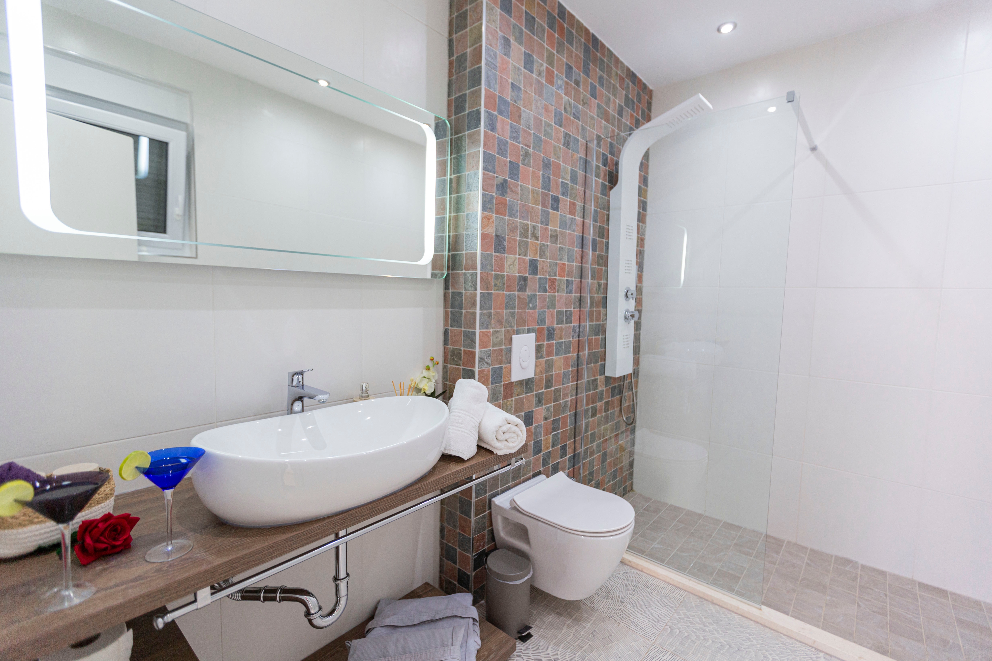 Four bedroom house with terrace Tugare, Omiš  K