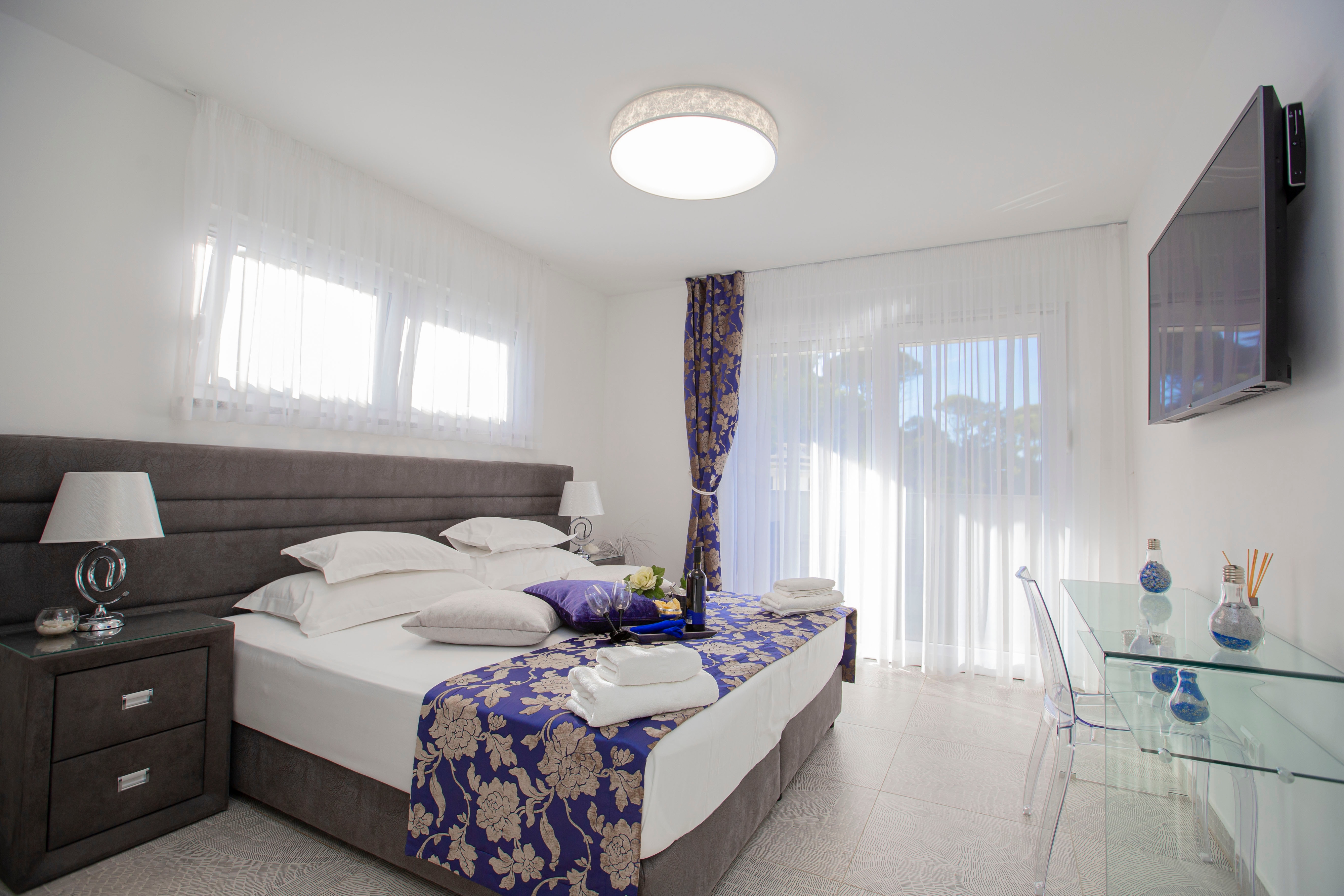 Four bedroom house with terrace Tugare, Omiš  K