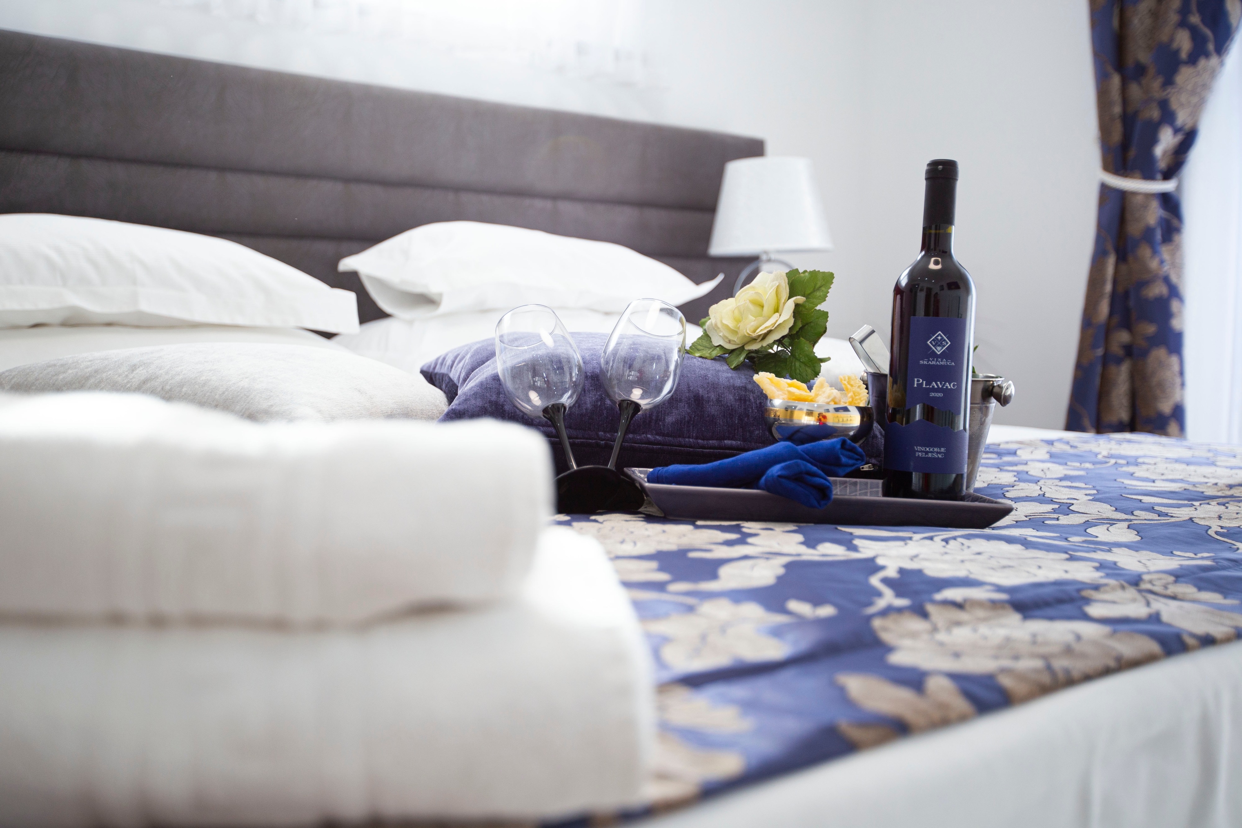 Four bedroom house with terrace Tugare, Omiš  K