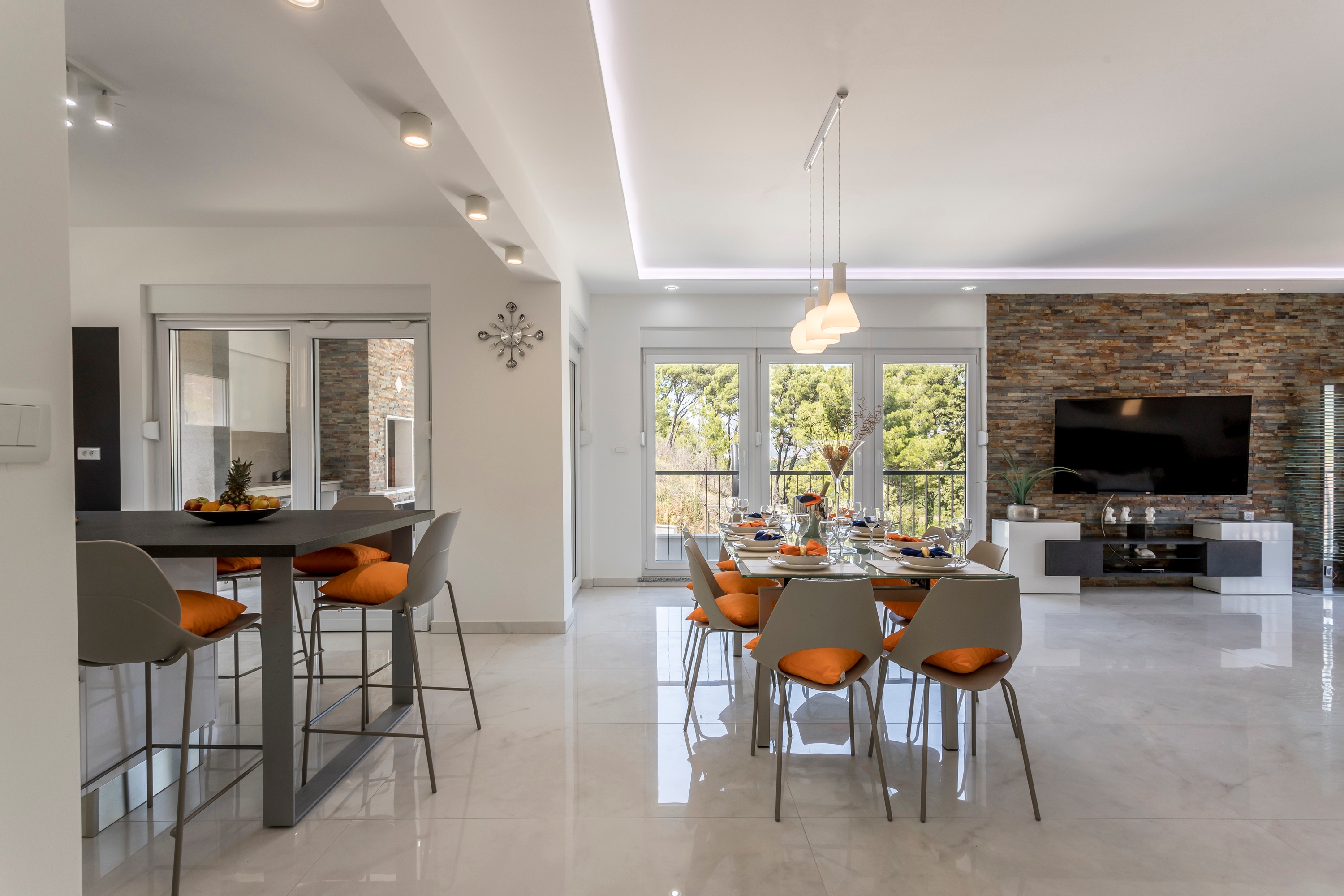 Four bedroom house with terrace Tugare, Omiš  K