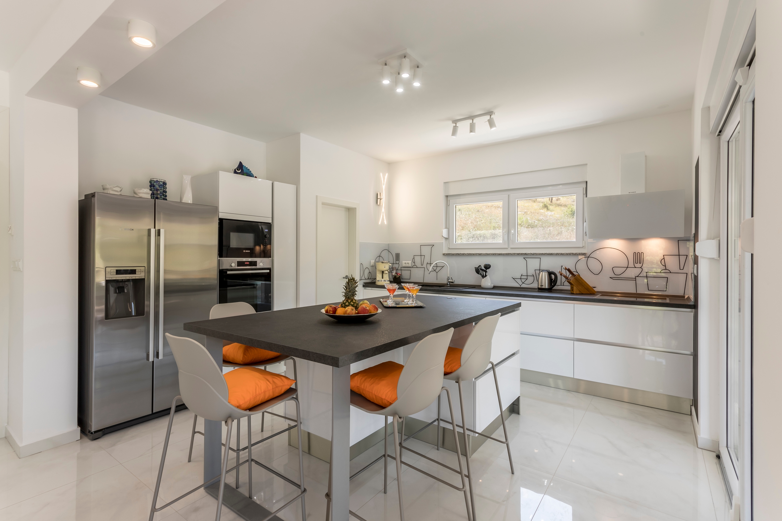 Four bedroom house with terrace Tugare, Omiš  K