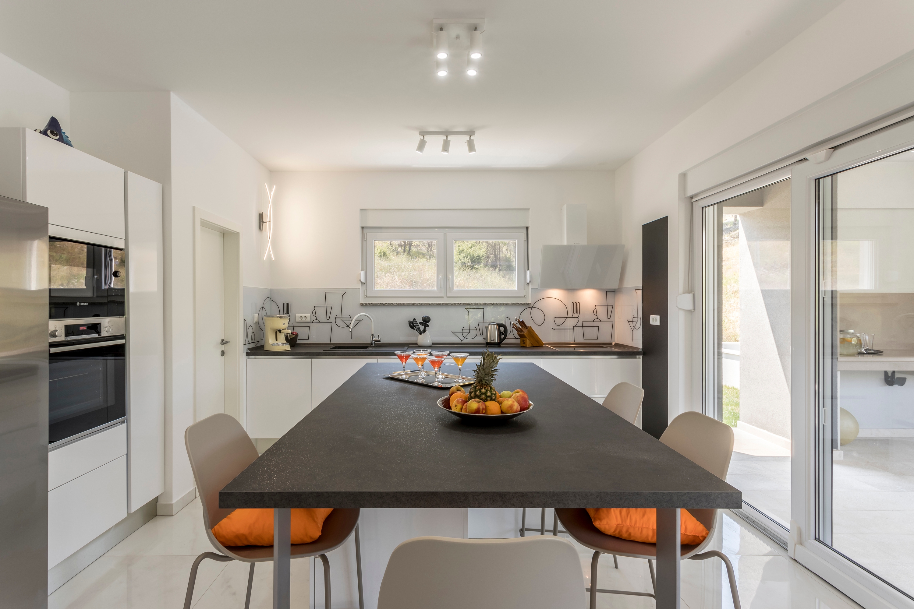 Four bedroom house with terrace Tugare, Omiš  K